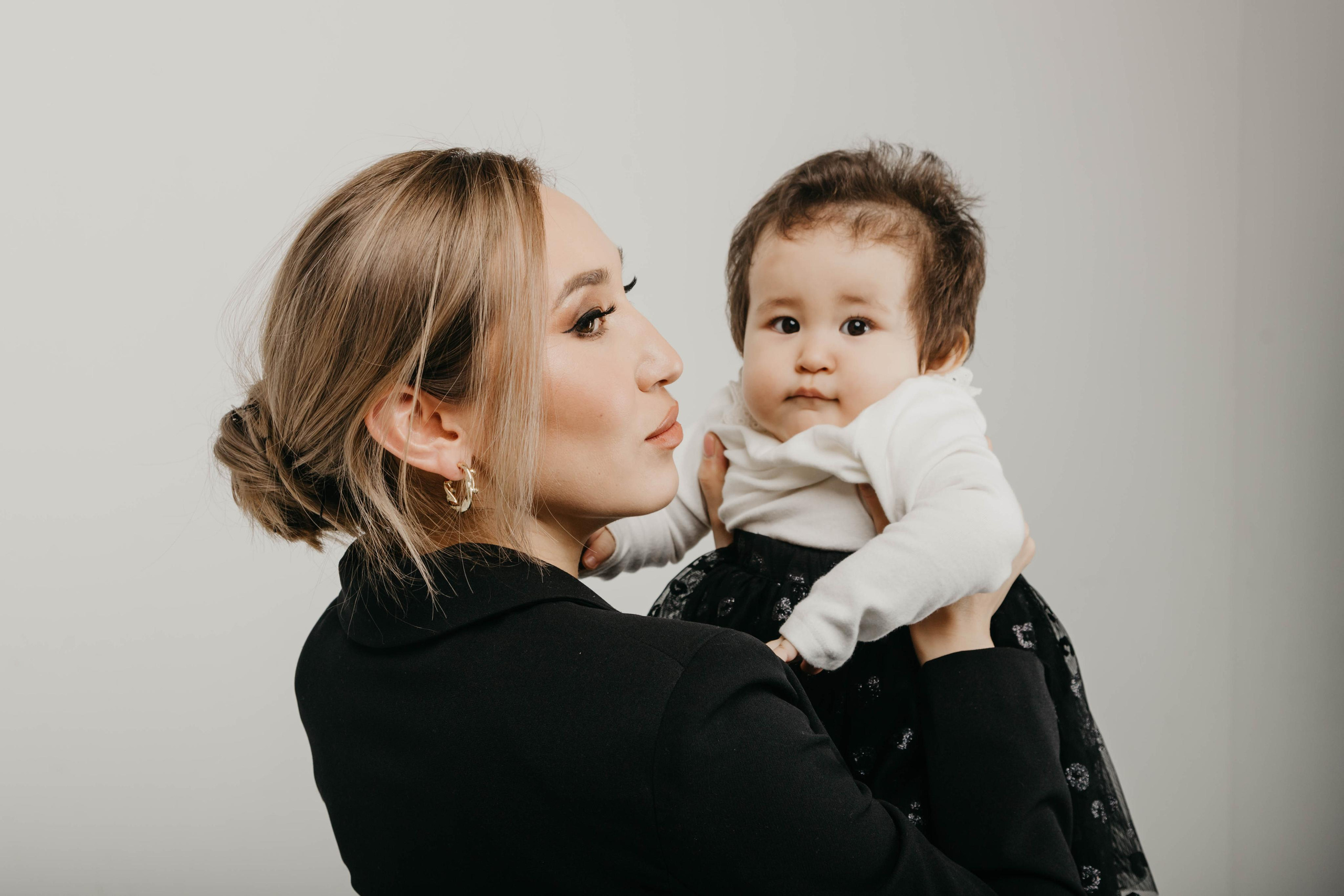 Семейная фотосессия Нурзата, Айшы и прицессы Айганым. Свадебный, семейный и портретный фотограф в Алматы, Костанай