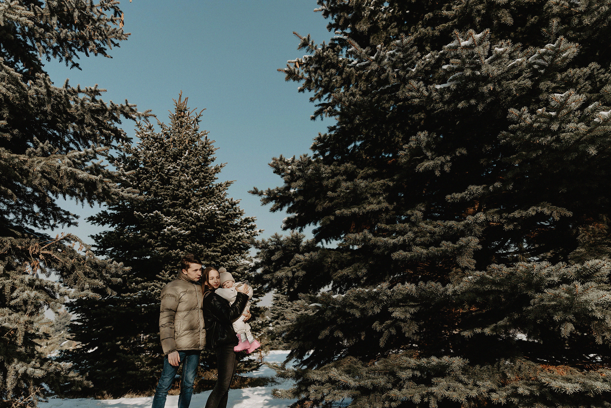Семейная фотосессия в Парке 1го Президента. Свадебный, семейный и портретный фотограф в Алматы, Костанай