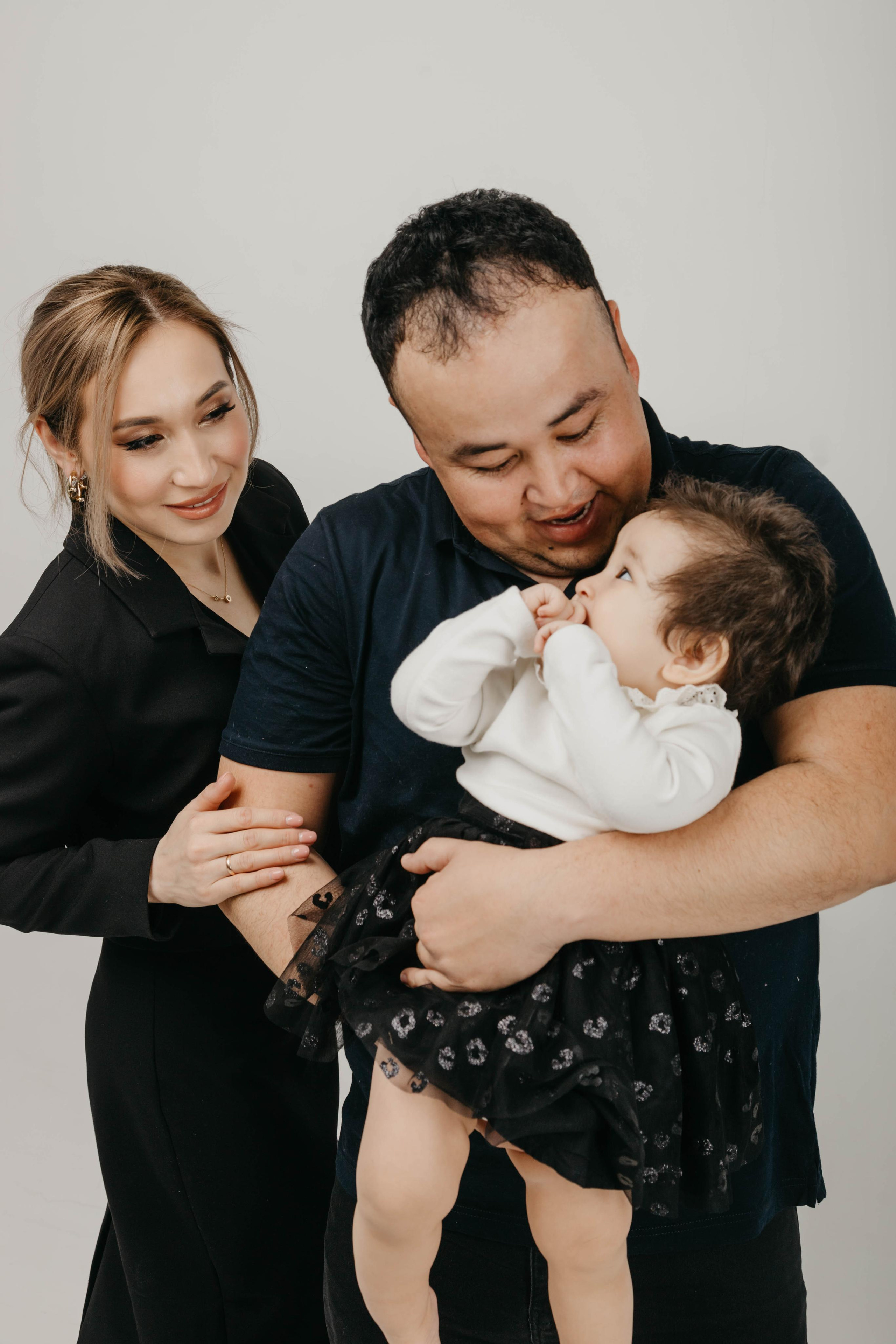 Семейная фотосессия Нурзата, Айшы и прицессы Айганым. Свадебный, семейный и портретный фотограф в Алматы, Костанай