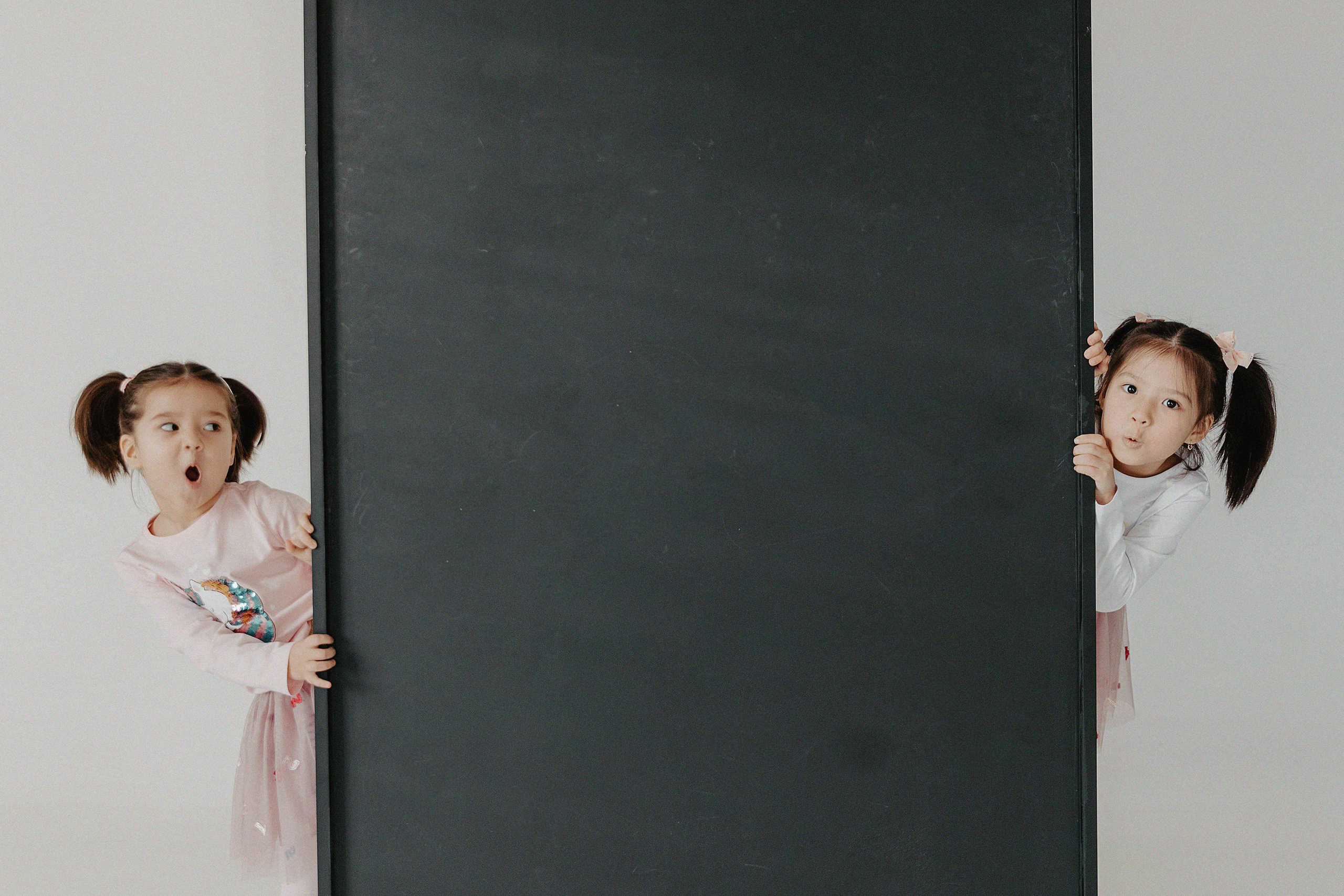 Семейная фотосессия в фотостудии Пространство. Свадебный, семейный и портретный фотограф в Алматы, Костанай