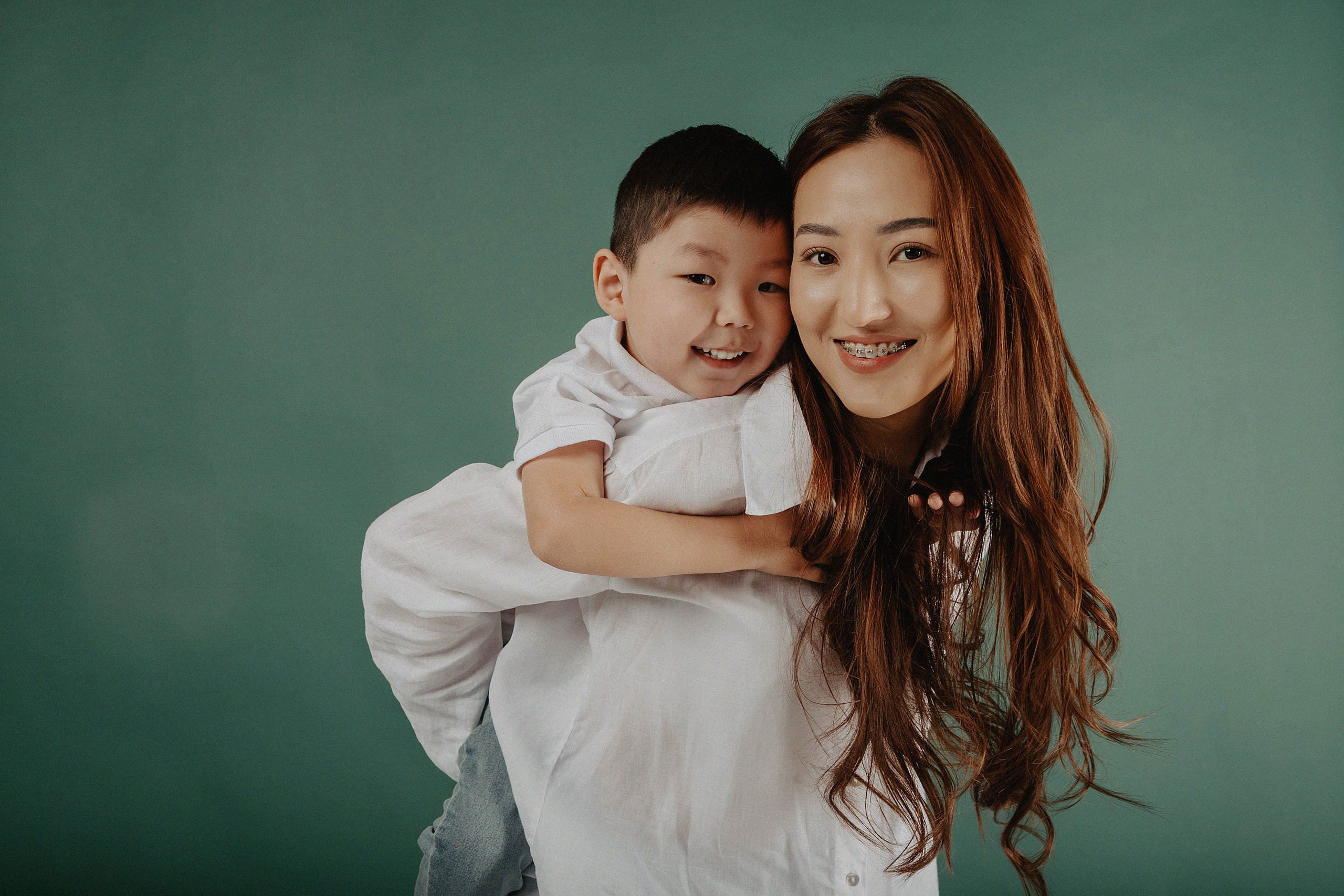 Фотосессия Ерке и Димаша в фотостудии Пространство. Свадебный, семейный и портретный фотограф в Алматы, Костанай