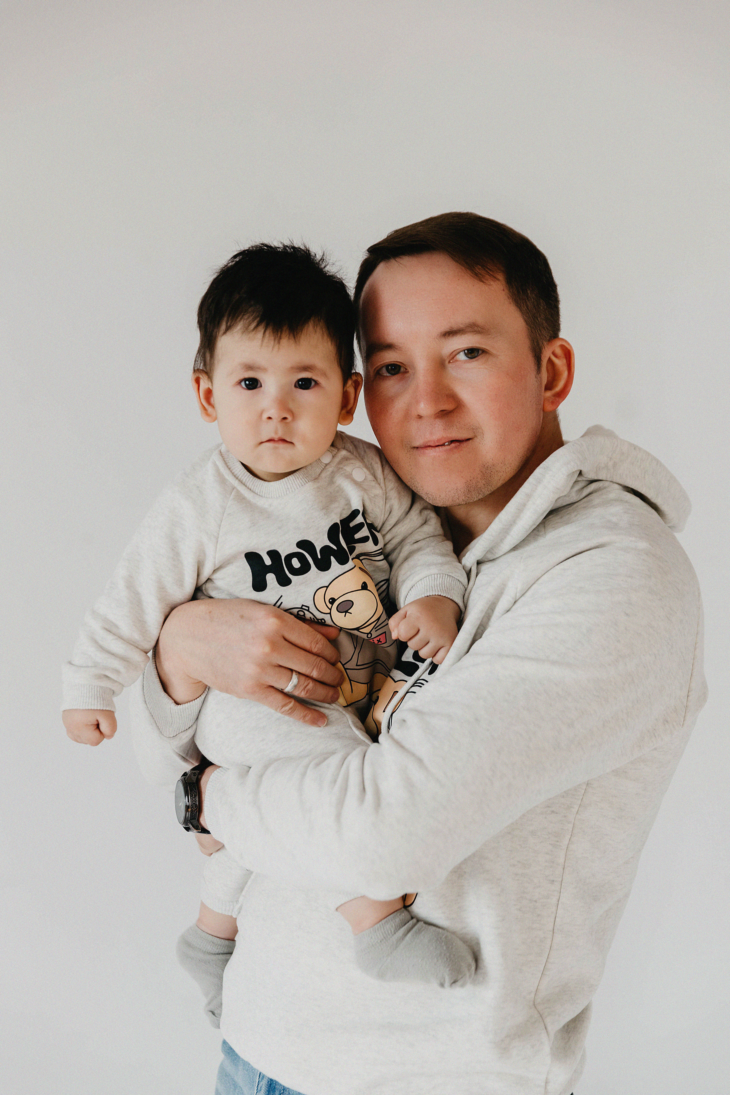 Семейная фотосессия в фотостудии Пространство. Свадебный, семейный и портретный фотограф в Алматы, Костанай