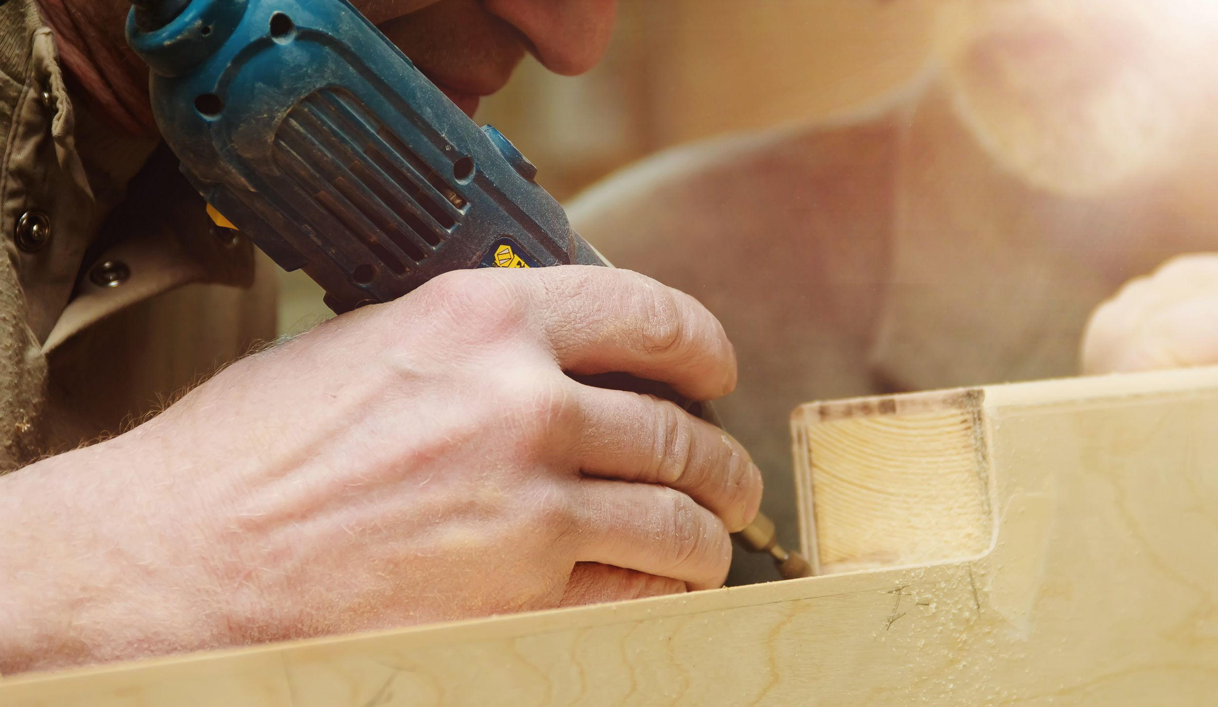В столярной мастерской. Свадебный и семейный фотограф в Томске Максим Бейков