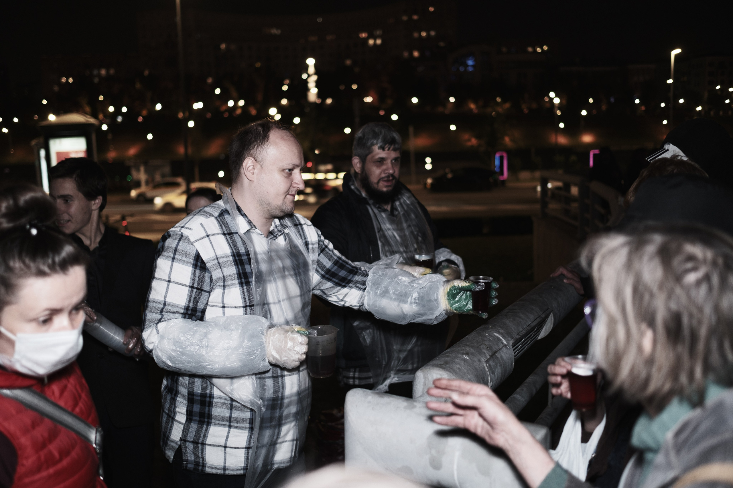 Готовка для бездомных и кормление их в Москве. Фотограф в Москве Максим Скоробогатов