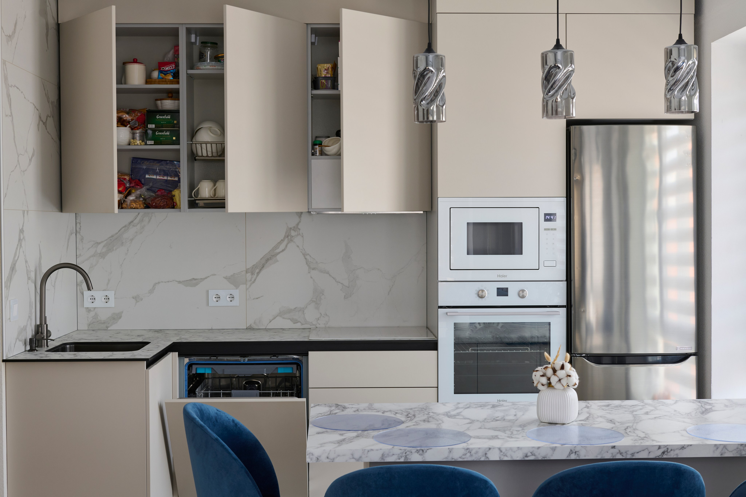 Интерьерная съёмка мебели и дверей: дерево, фурнитура, встроенные системы. Роман Свободный — интерьерная и архитектурная съёмка, Москва и МО