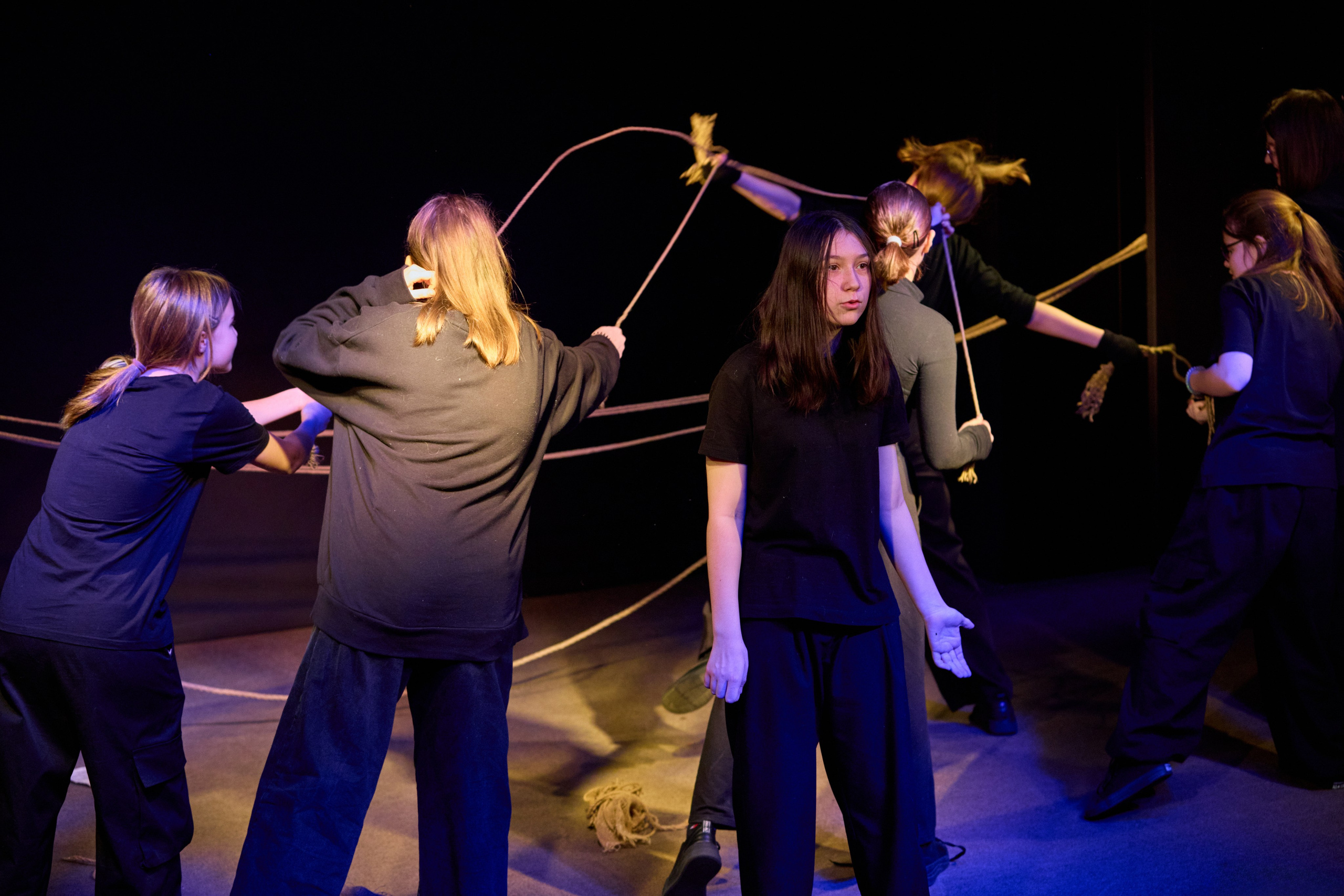 Театр студия «За двумя зайцами»