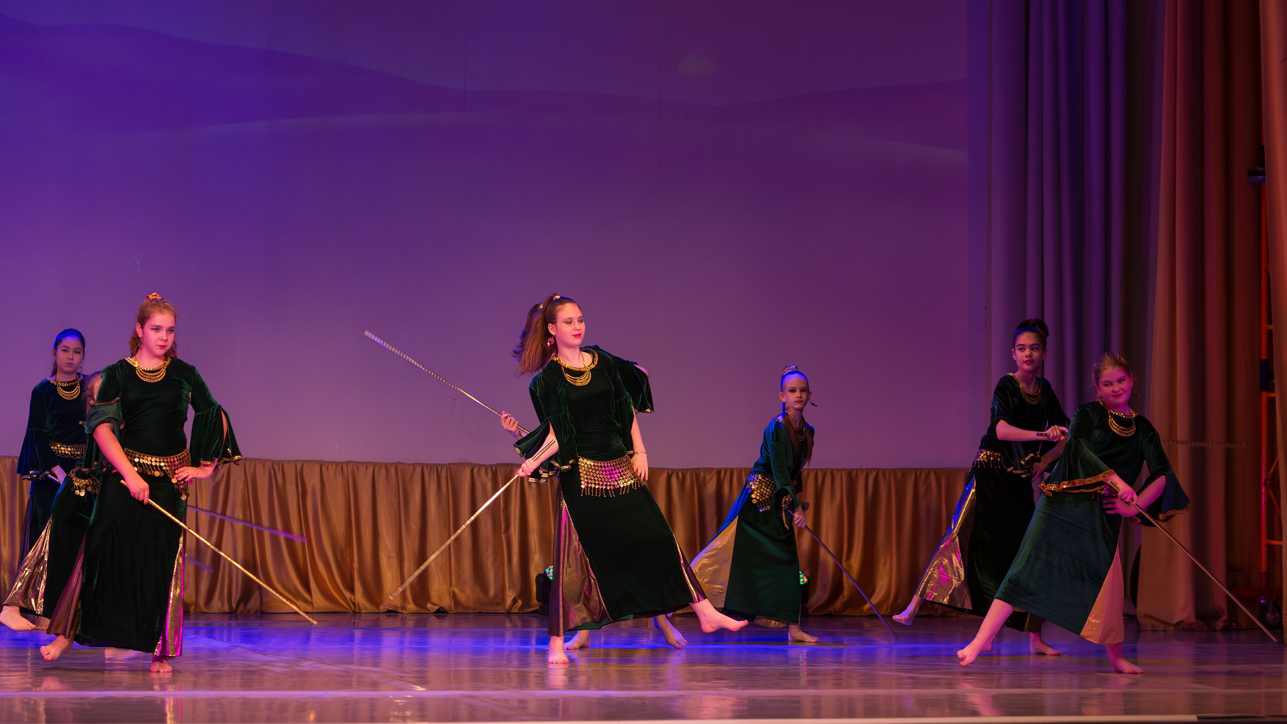 Студия «Lamis» отчетный концерт 2024. Выпускные альбомы и школьный фотограф в Подольске, Троицке, Щербинке, Москве и Московской области