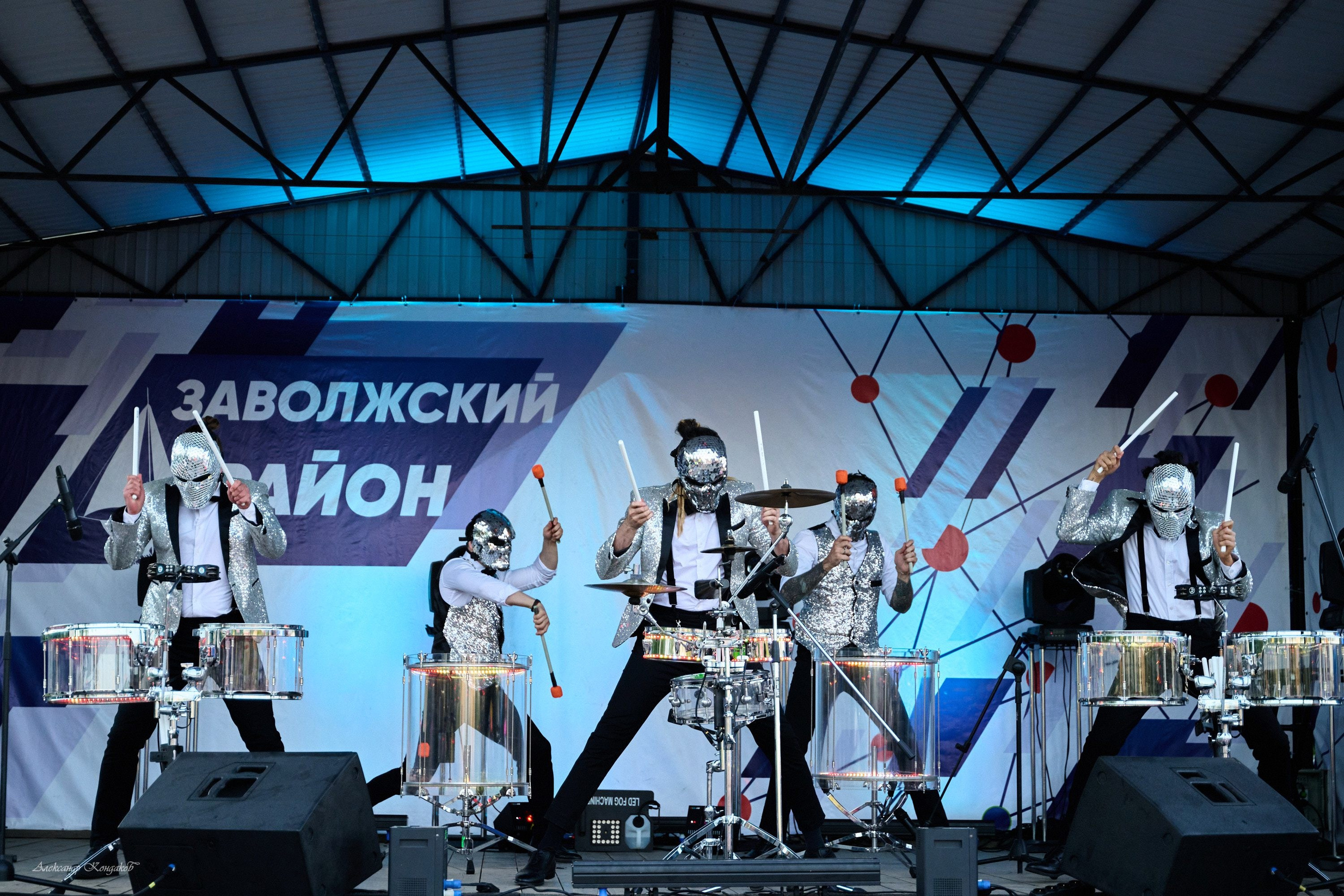 Шоу барабанщиков Zanozza город Москва на выступлении дня города Заволжск