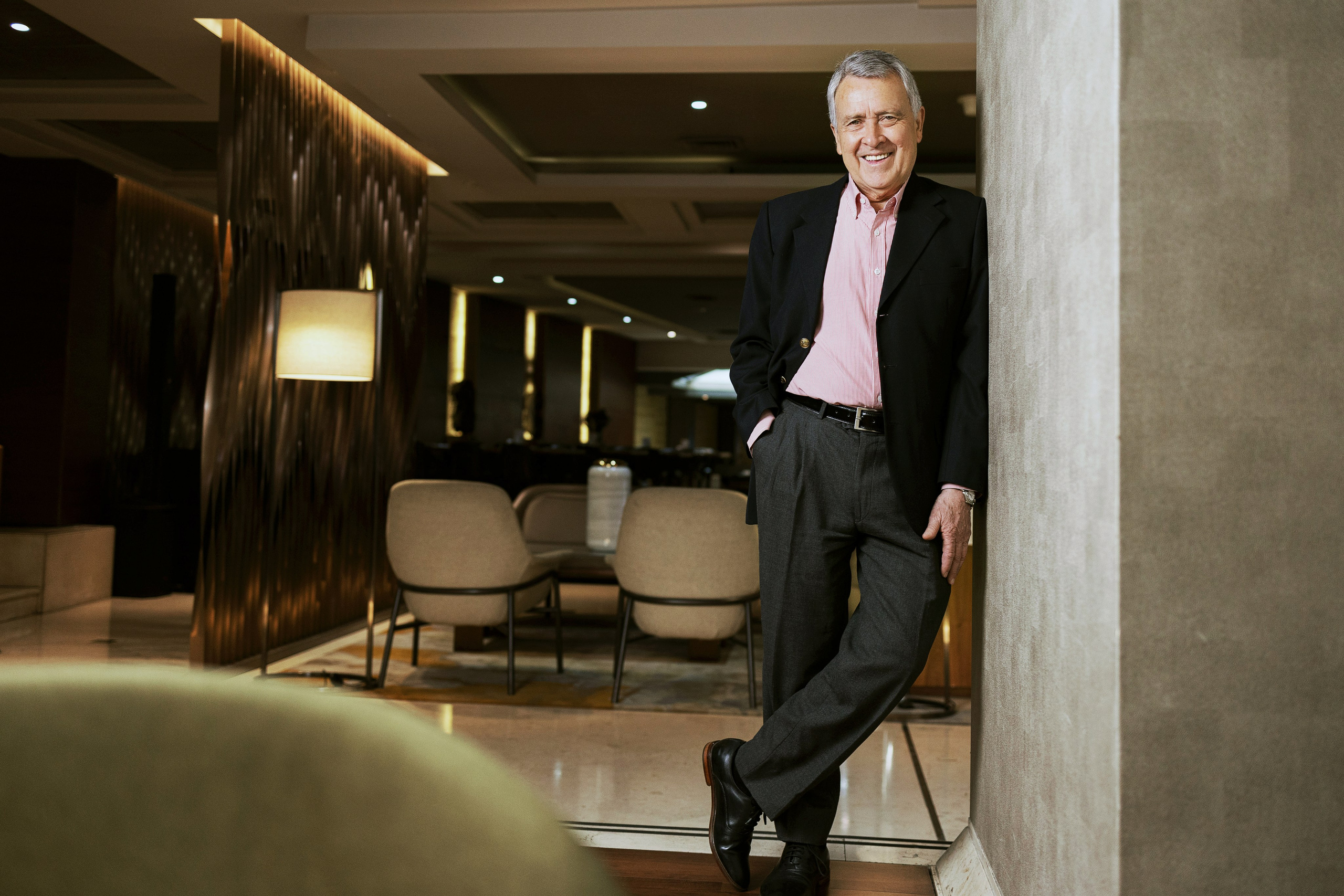 Fotografía Corporativa y Retratos Profesionales en Santiago, Chile. Retrato formal. Fotos Profesionales para LinkedIn, Empresas. Fotógrafa en Santiago, Chile | Julia Zalnova