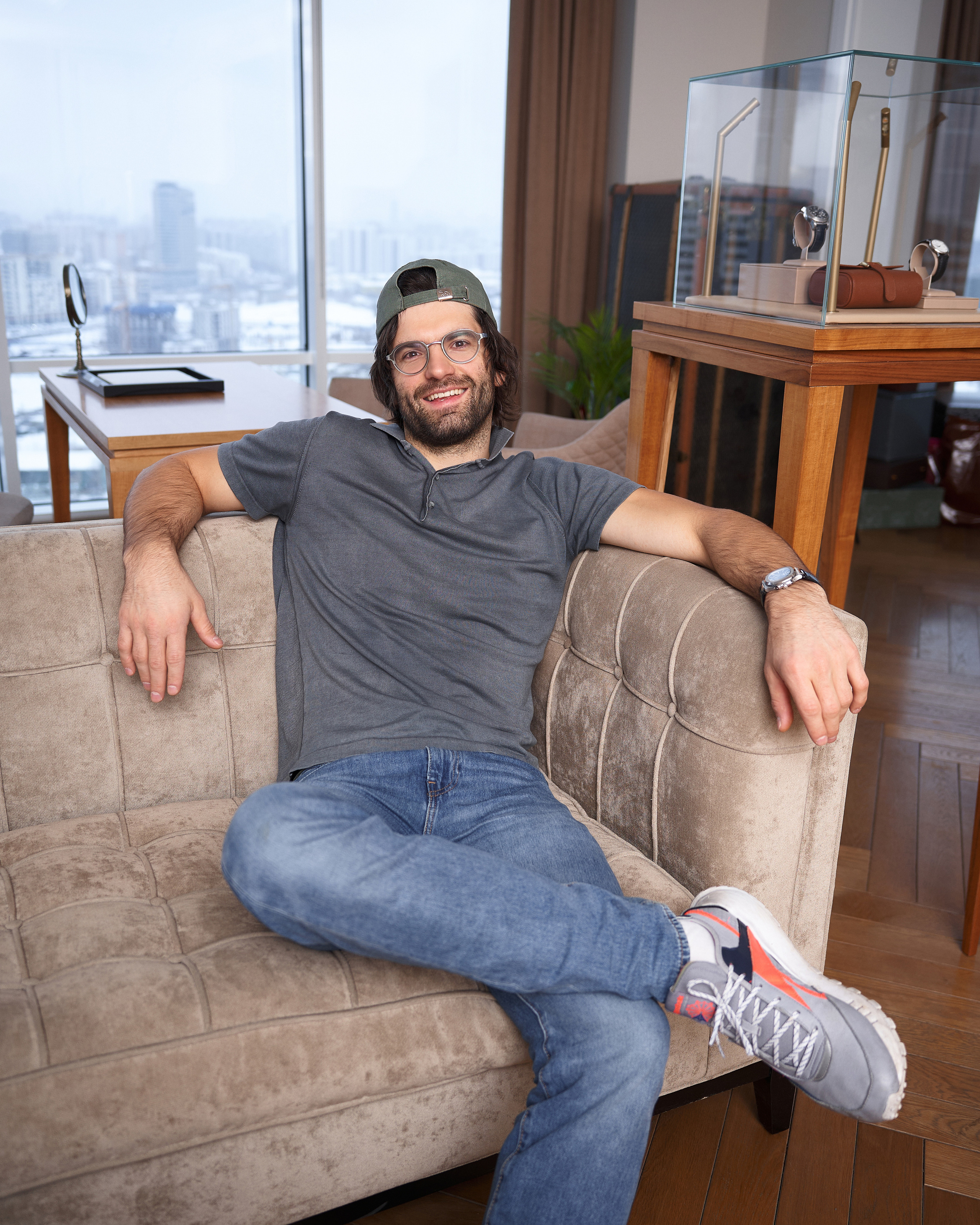 Мужской бизнес портрет в офисе