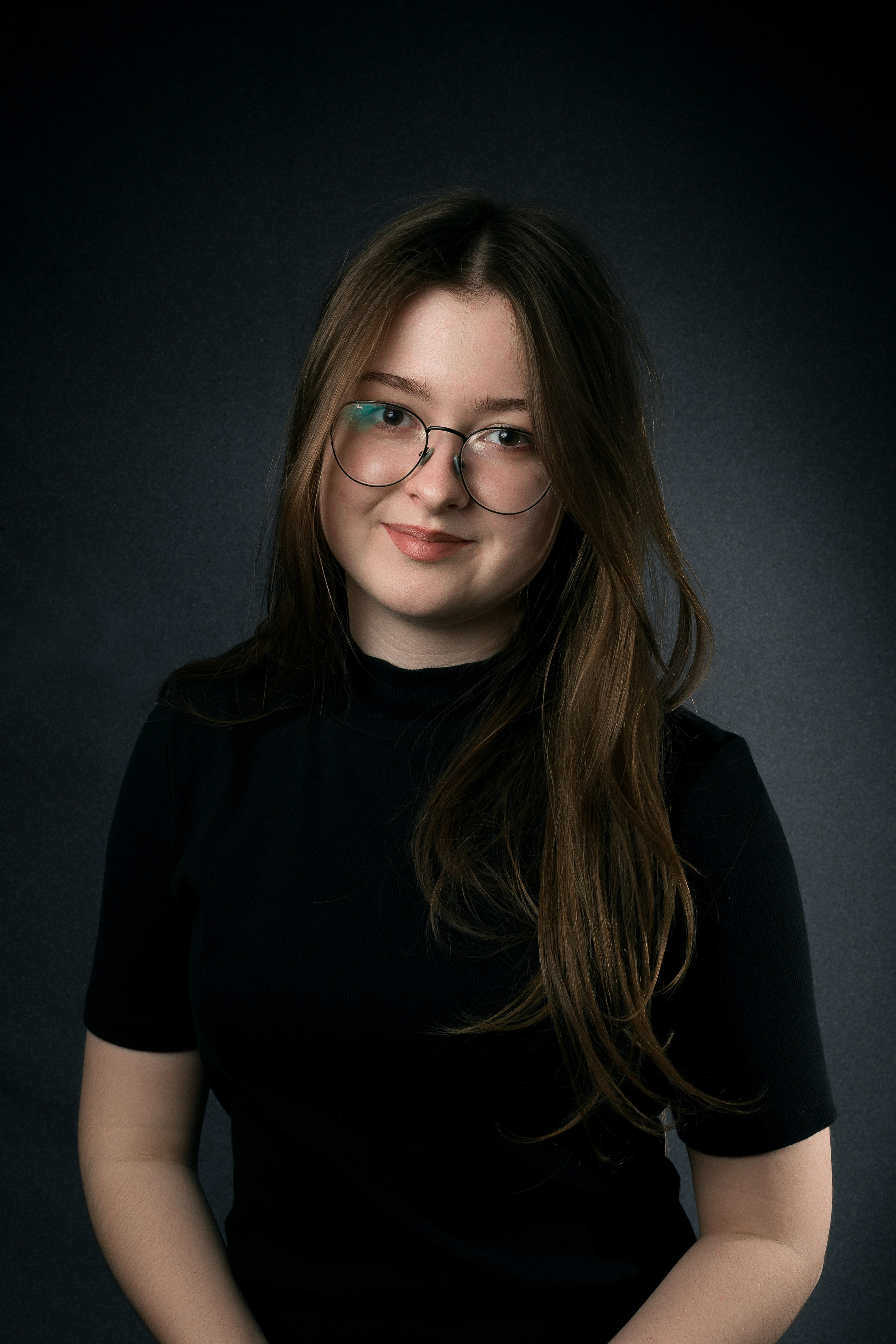 Фотосессия в школе: портрет выпускницы со студийным светом