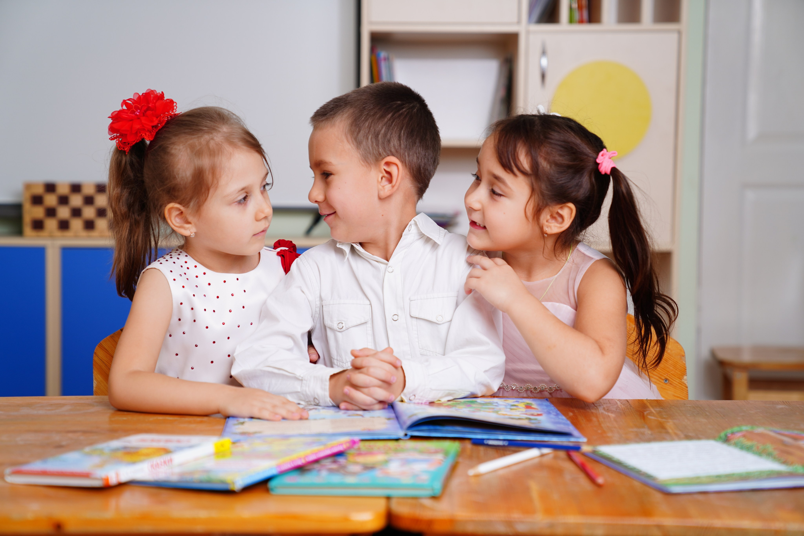 MEMENTO.Выпускные альбомы, школьные, юбилейные и другие книги. Ростов-на-Дону