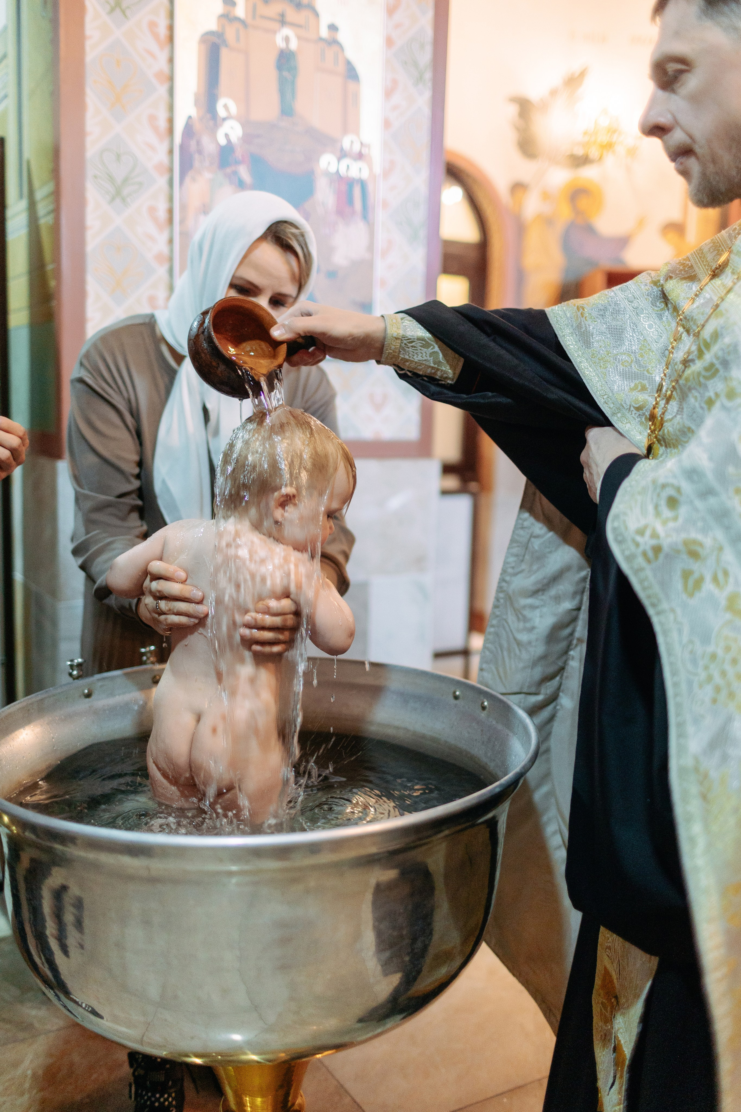 Съёмка крещения. Фотограф Беременности и Новорождённых в Кемерово