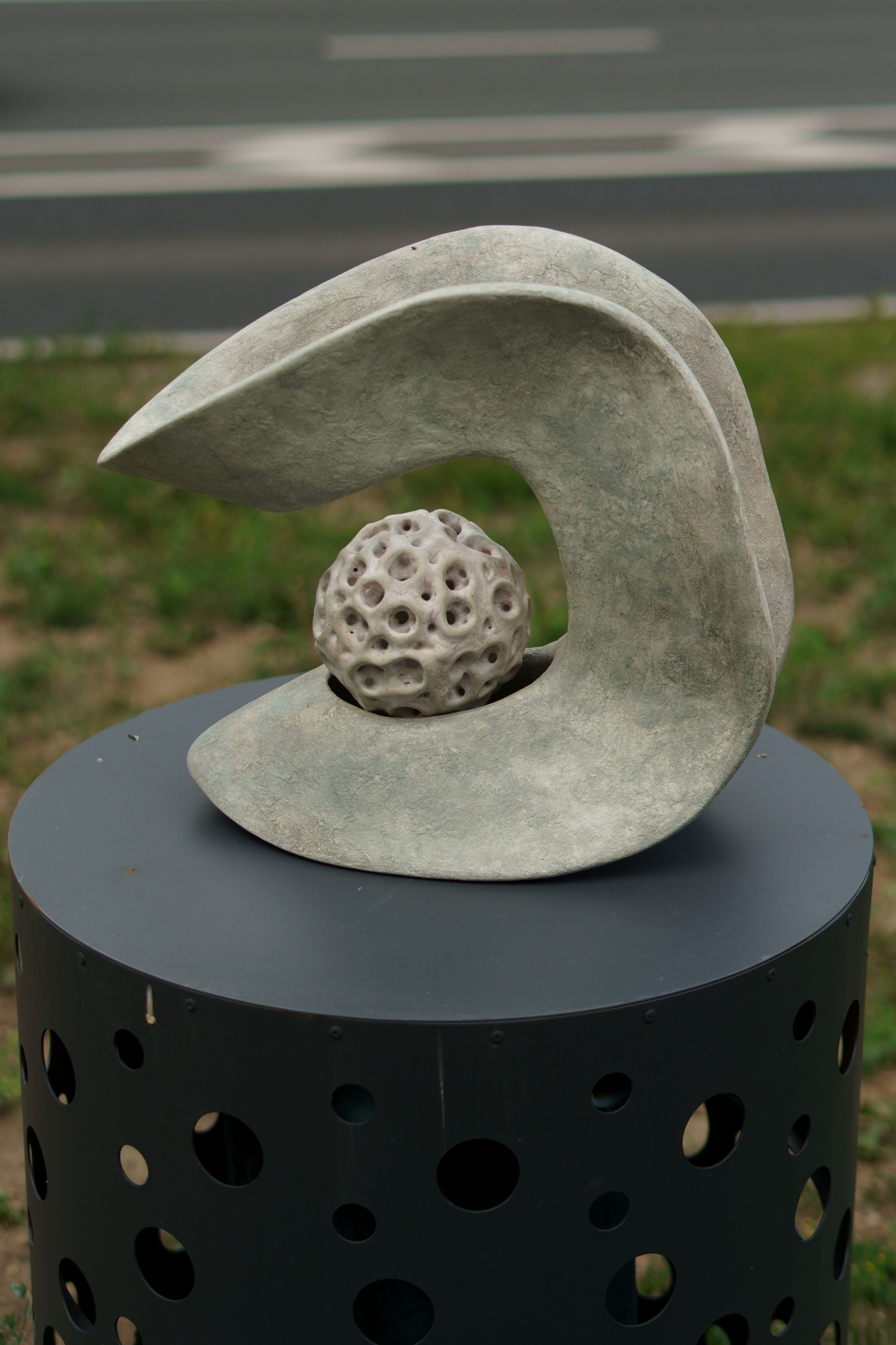 Керамическая скульптура Зарождение. Авторская керамика в Москве, художник Екатерина Кудряшова