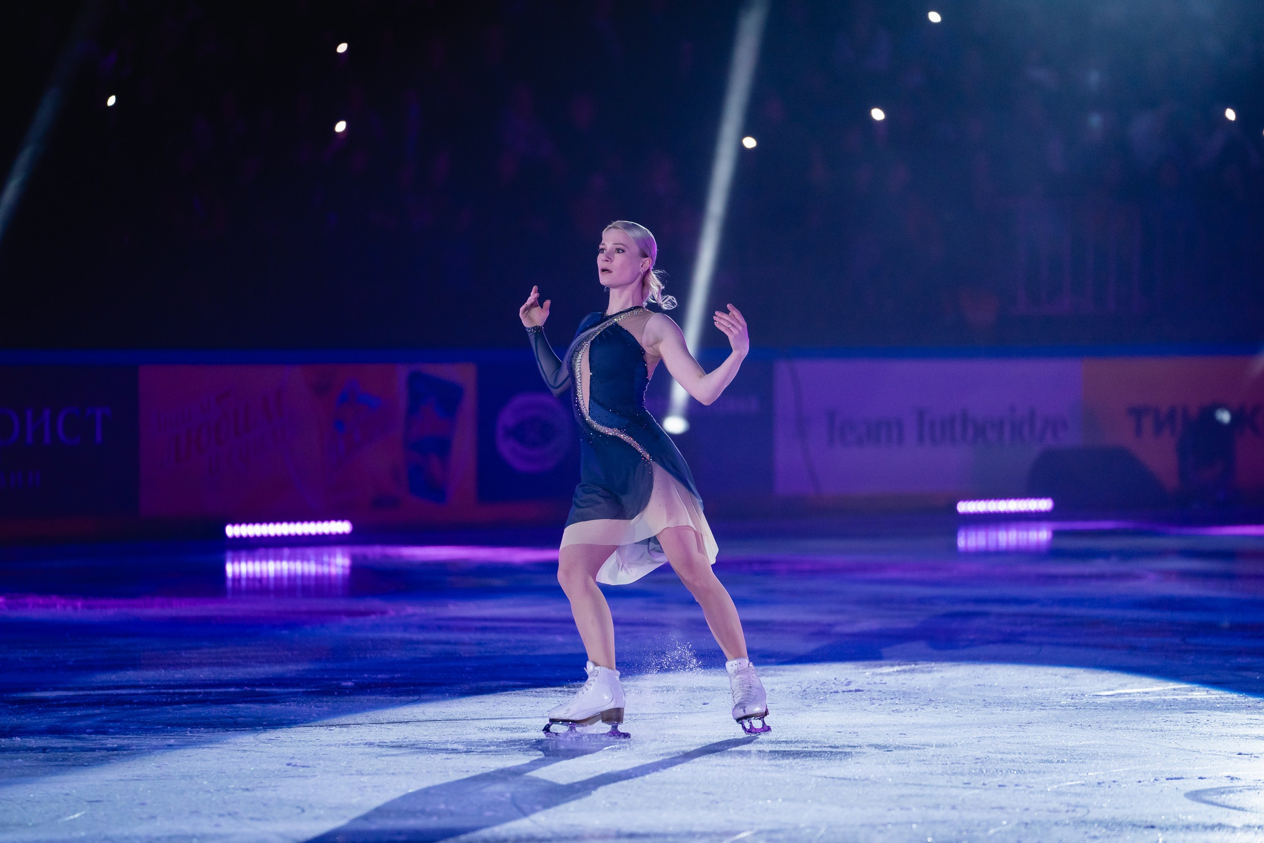 Шоу «Чемпионы на льду» в Новосибирске. Воробьева Ксения — Спортивный и танцевальный фотограф Новосибирск