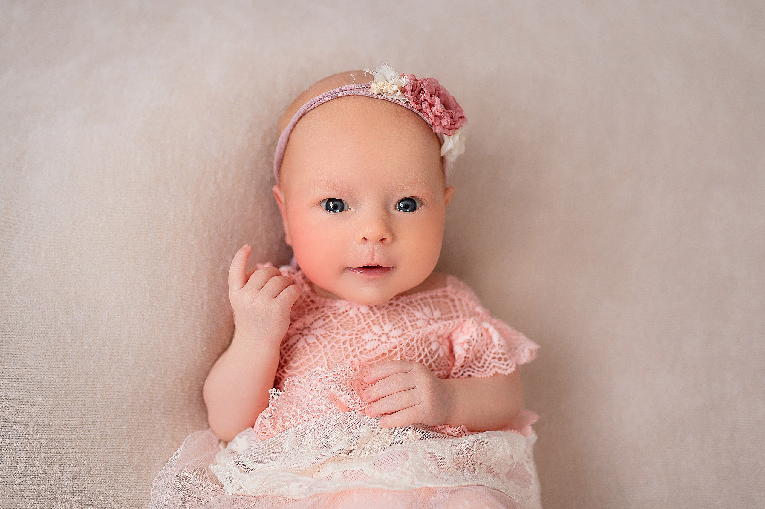 Фотосессии малышей возрастом от 1 до 2 мес. Детский и семейный фотограф в Красноярске. Фотосессии новорожденных малышей до 1 месяца
