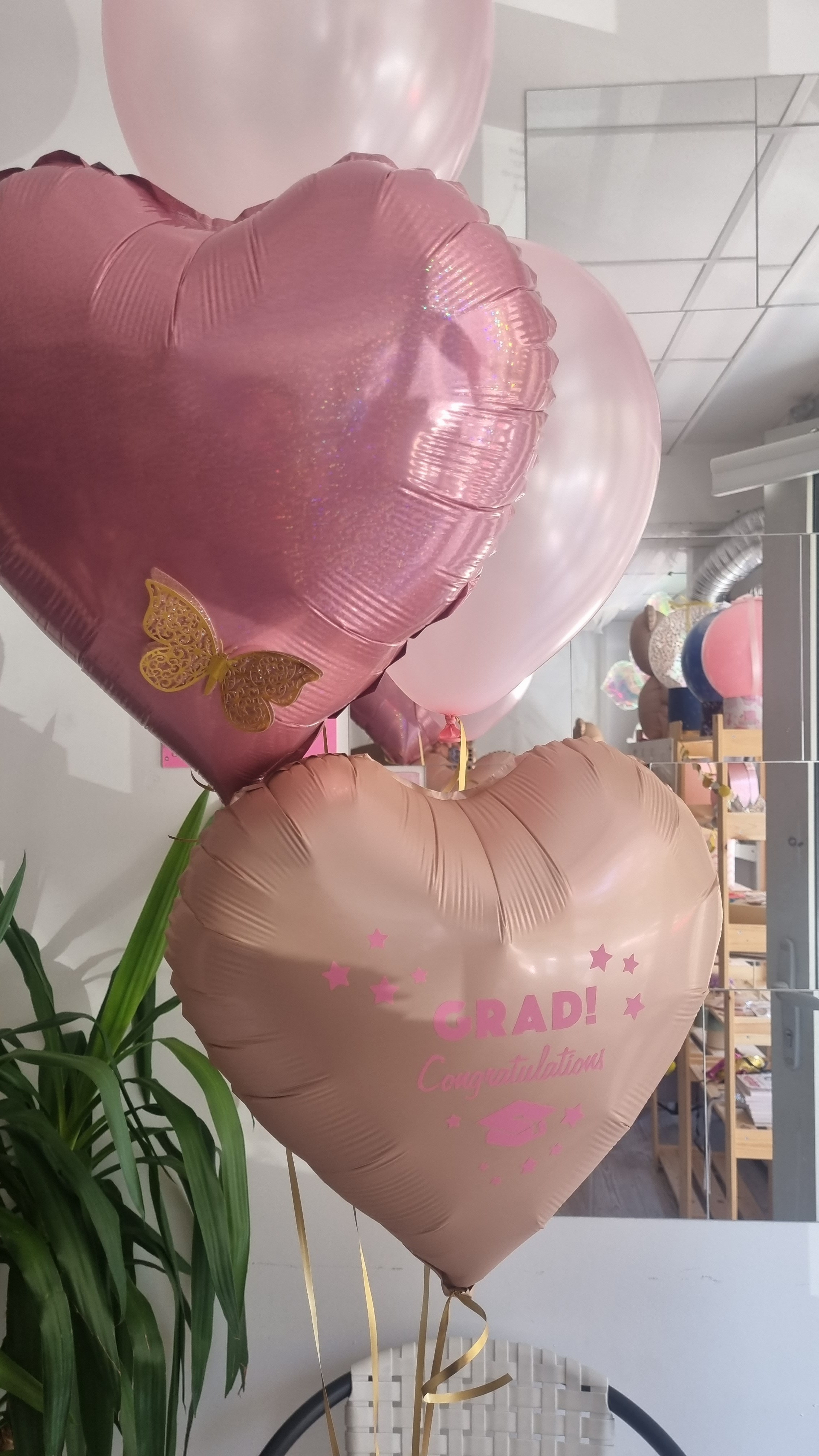 Dostava balona Novi Sad Dostava balona Beograd. Шары с гелием, фотозоны Нови Сад Белград. Balone i dekoracije od balona Novi Sad Beograd