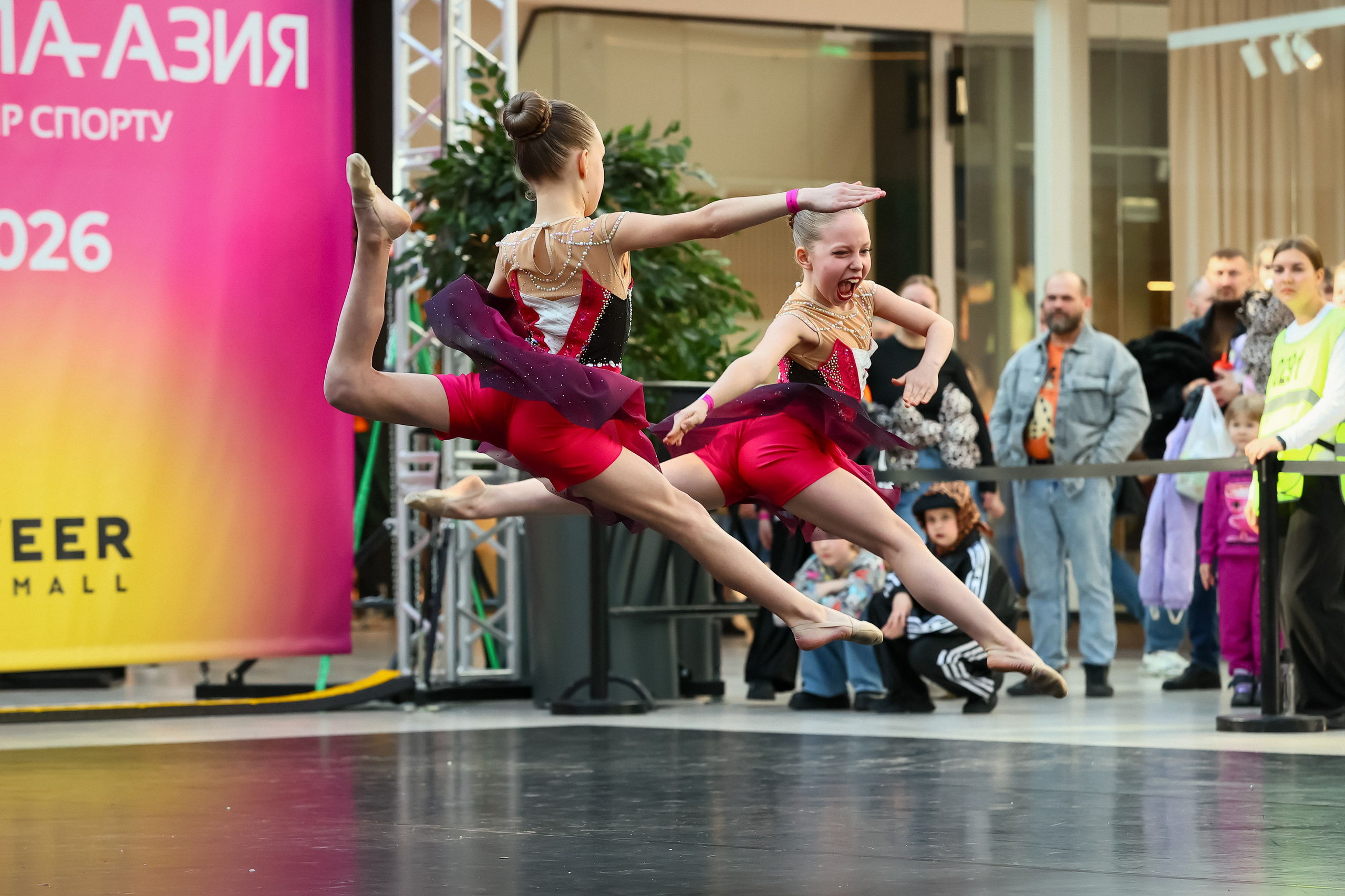 Момент выступления Чир-двойки на Кубке Европа-Азия в 2026г.