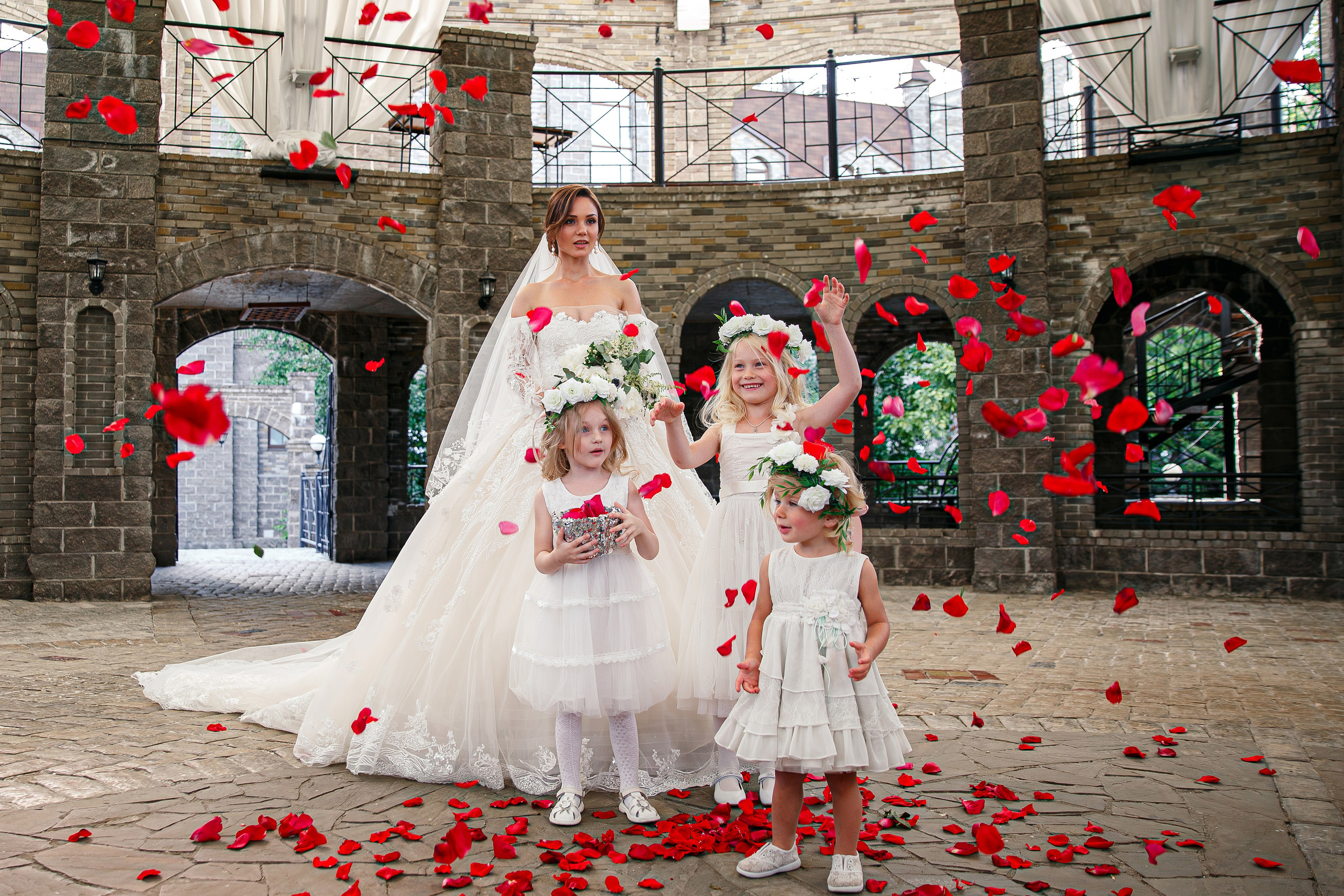 Свадебная фотосессия в парк отеле Немчиновка. Свадебный фотограф Москва и МО Сергей Киржаев