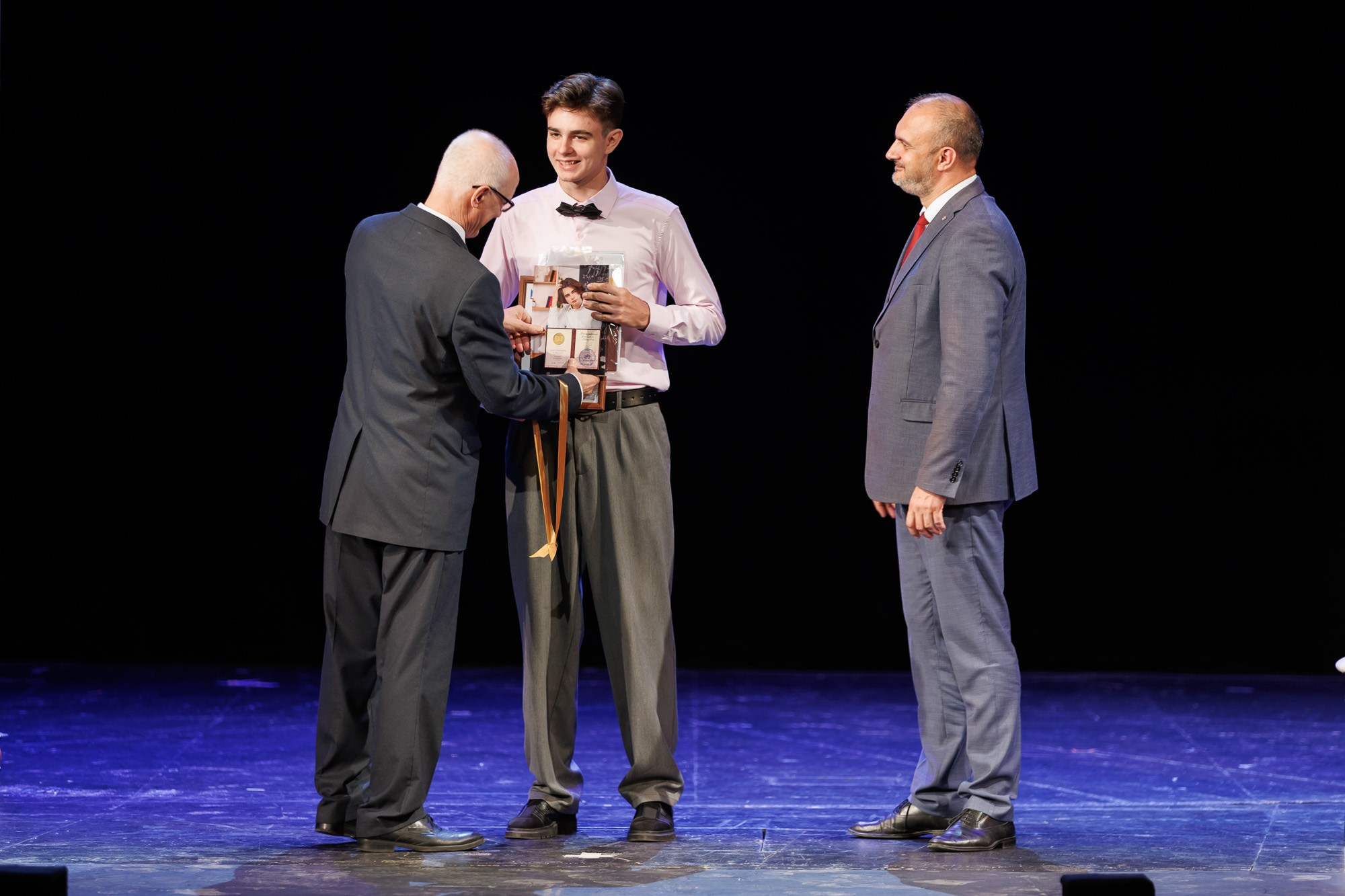 Выпускной вечер в Севастопольской гимназии № 1 имени А. С. Пушкина. Свадебный фотограф, фотосъемка в Крыму, Севастополе, Симферополе, Ялте