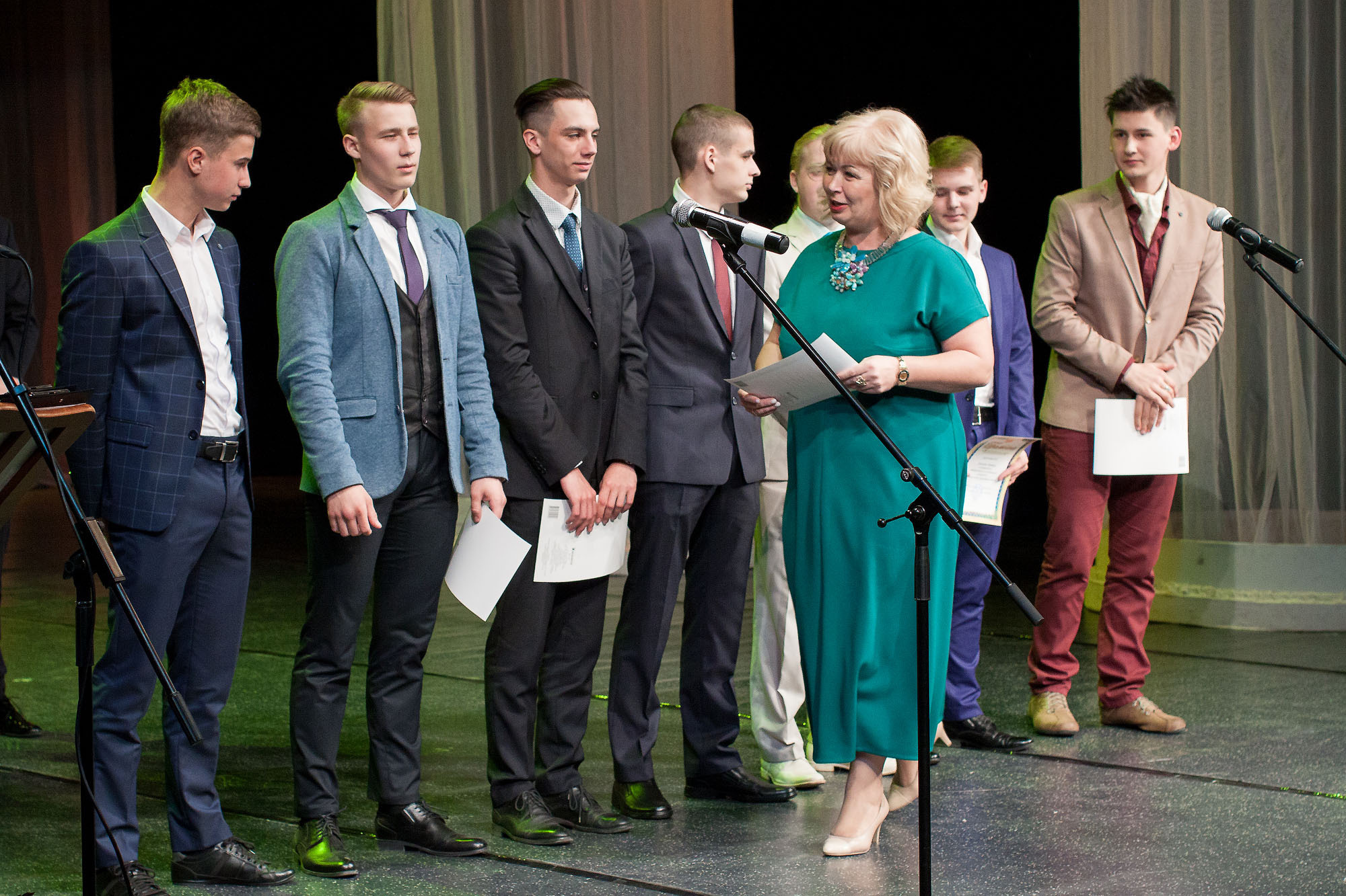 Вручение аттестатов 9-11 кл