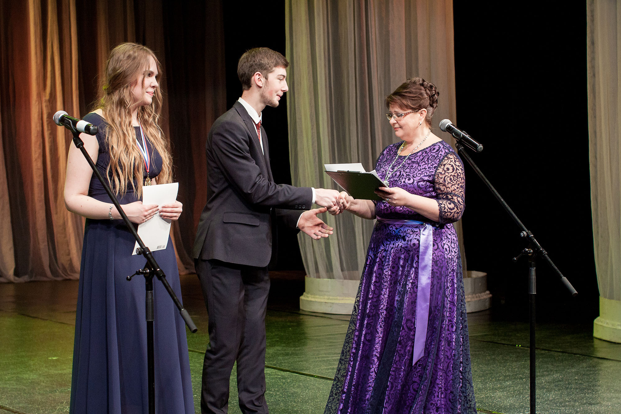 Вручение аттестатов 9-11 кл