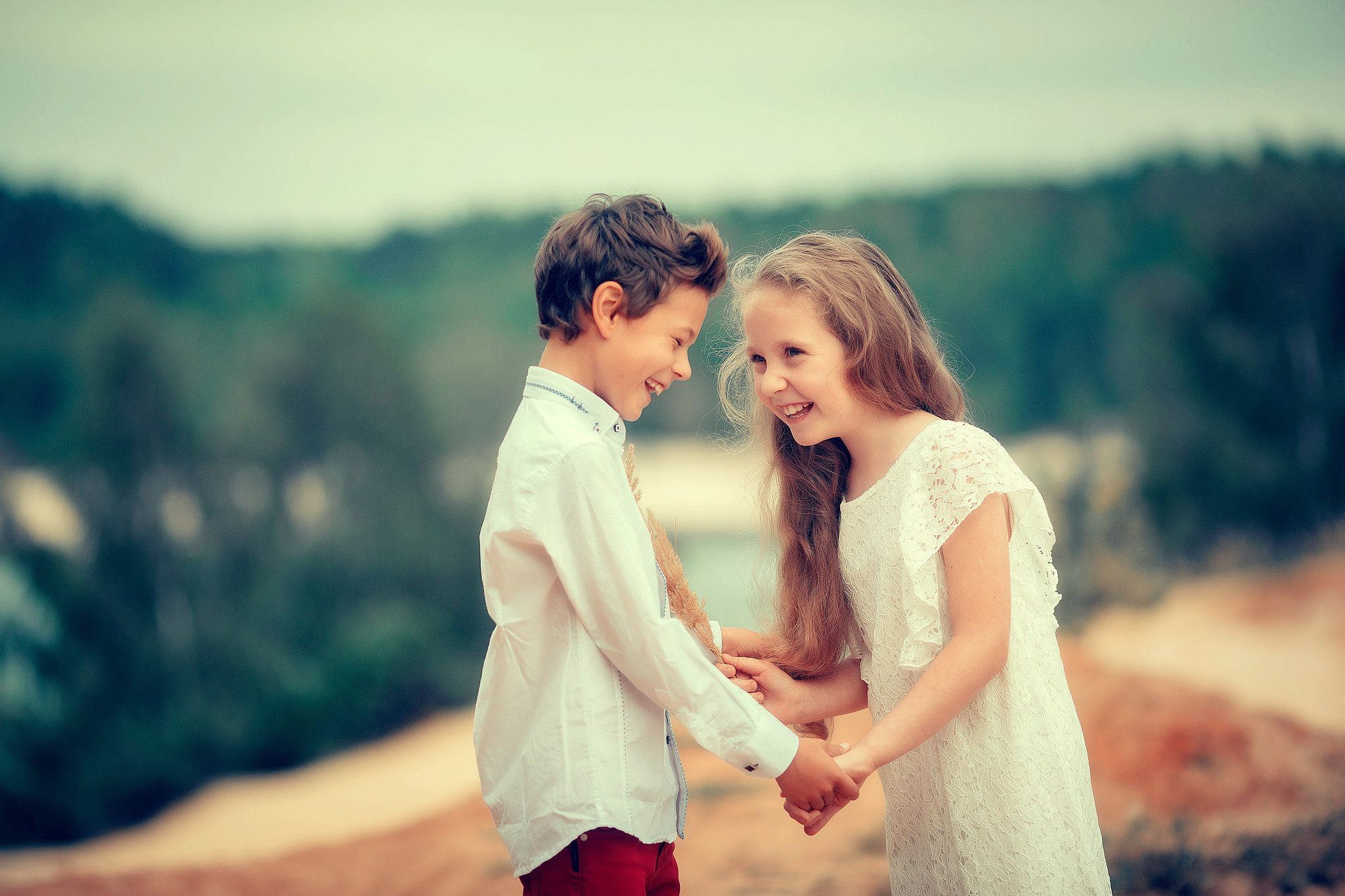 Детская фотосессия с конем Лапиком в песках. Детский и семейный фотограф с животными в Москве Гурьева Надежда