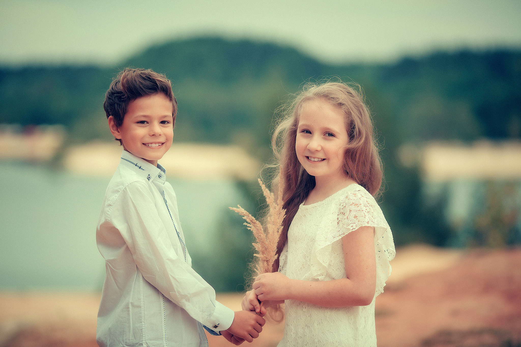 Детская фотосессия с конем Лапиком в песках. Детский и семейный фотограф с животными в Москве Гурьева Надежда