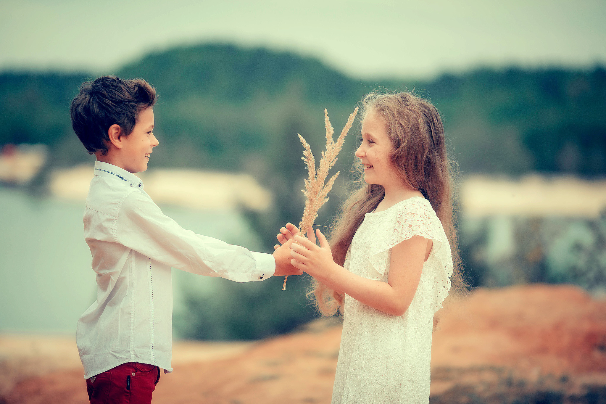 Детская фотосессия с конем Лапиком в песках. Детский и семейный фотограф с животными в Москве Гурьева Надежда