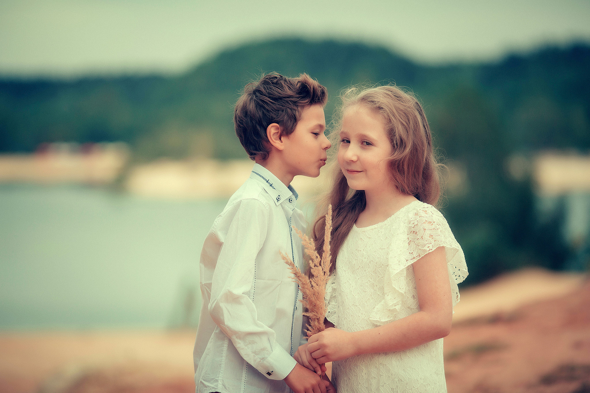Детская фотосессия с конем Лапиком в песках. Детский и семейный фотограф с животными в Москве Гурьева Надежда