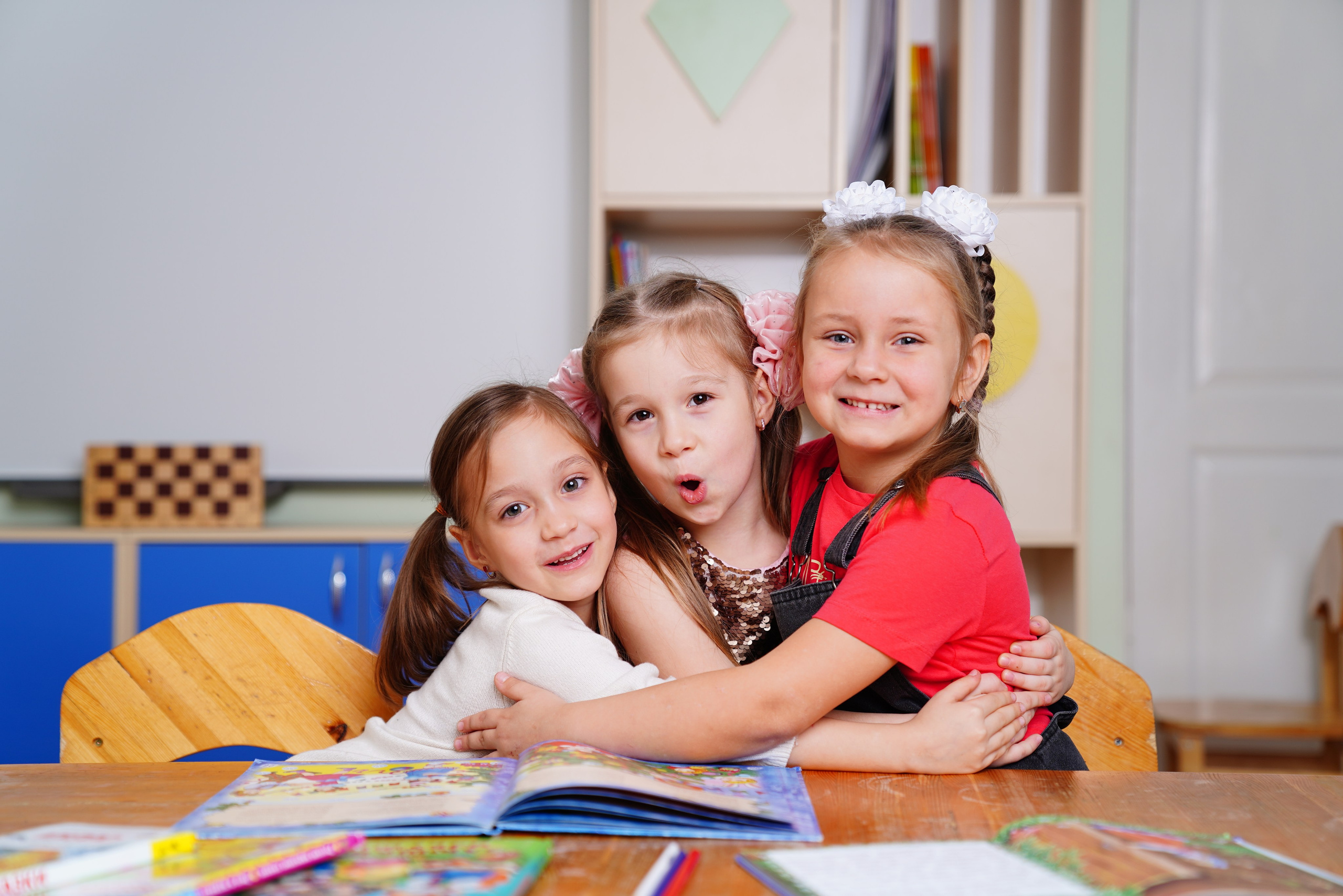 MEMENTO.Выпускные альбомы, школьные, юбилейные и другие книги. Ростов-на-Дону