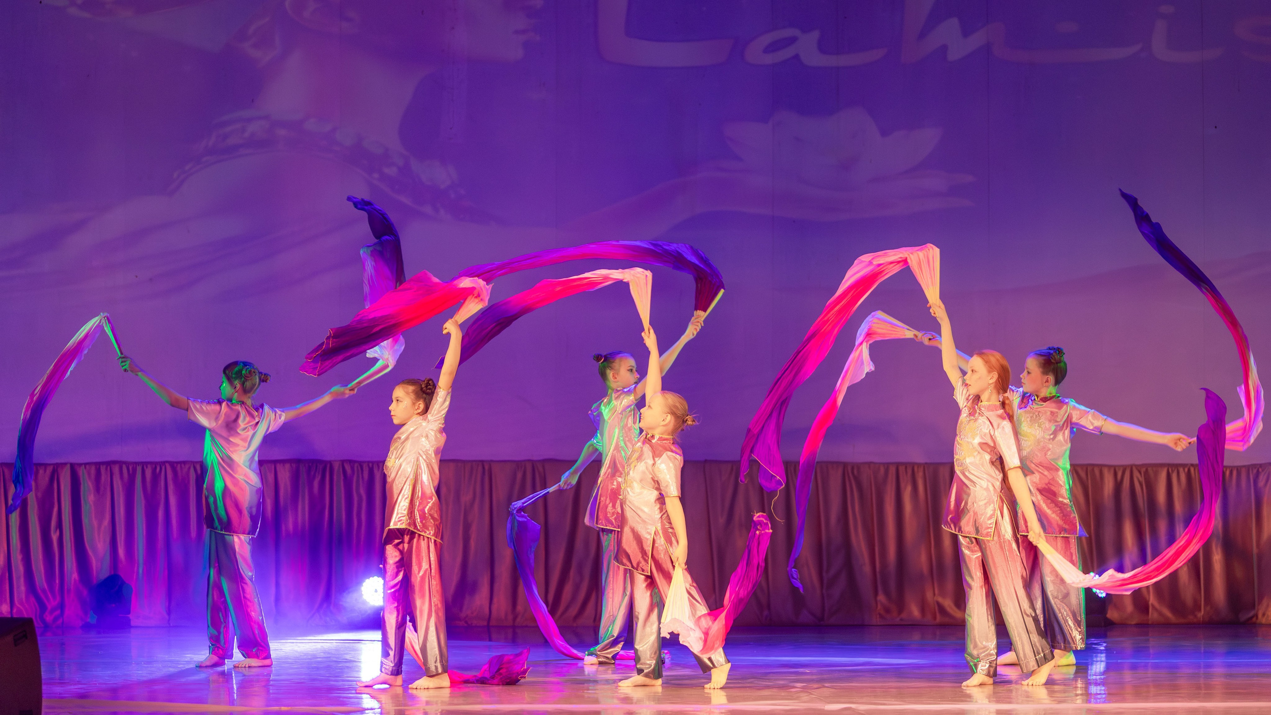 Студия «Lamis» отчетный концерт 2025. Выпускные альбомы и школьный фотограф в Подольске, Троицке, Щербинке, Москве и Московской области