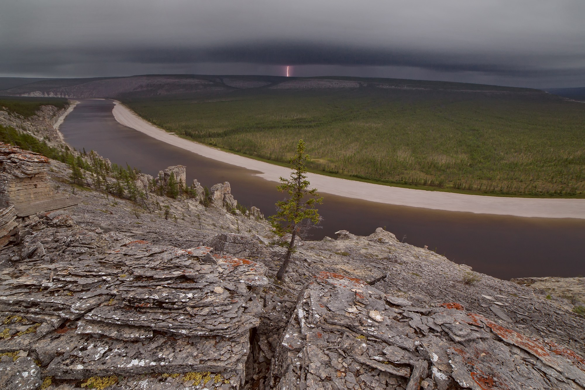 Верхнее течение реки Оленёк. 067-1129