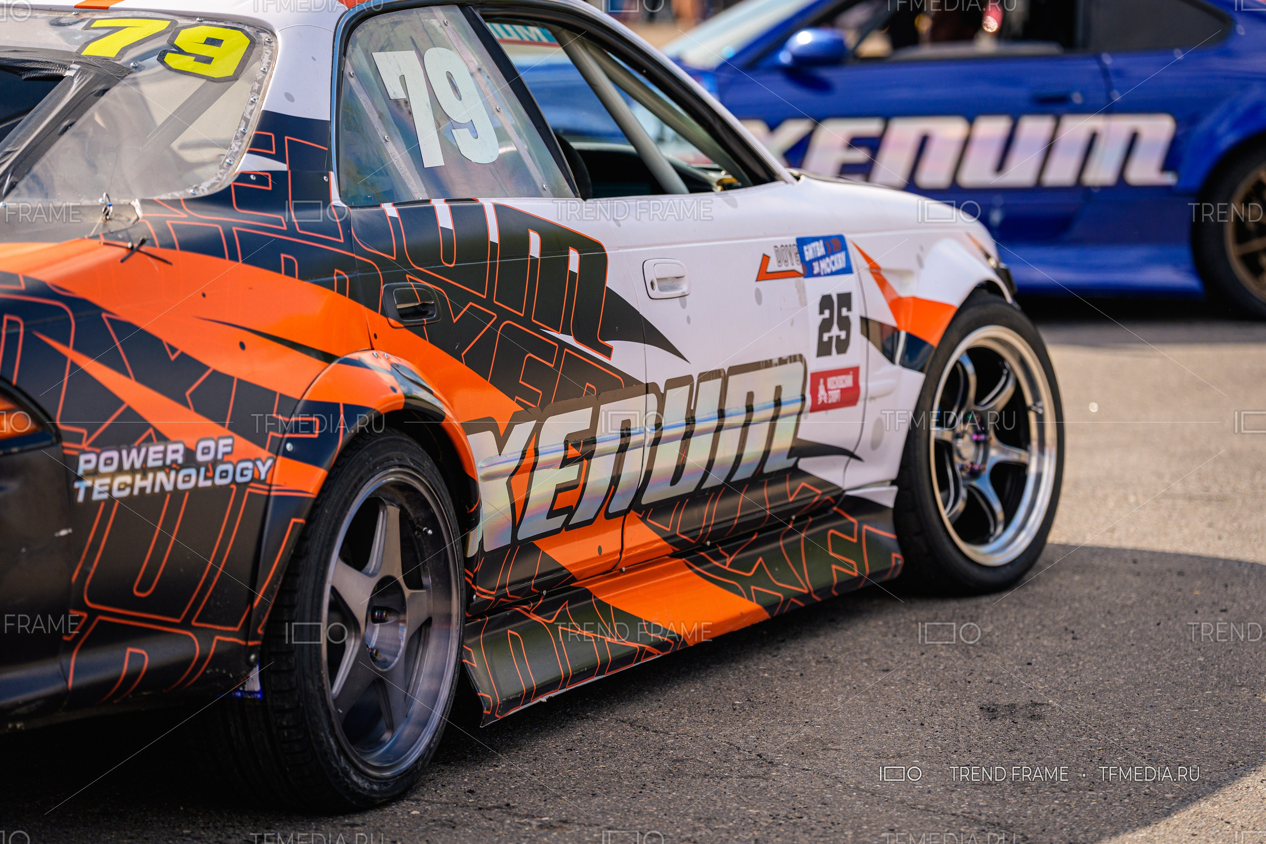 Яркий дизайн дрифт-машины Xenum на соревнованиях в Москве