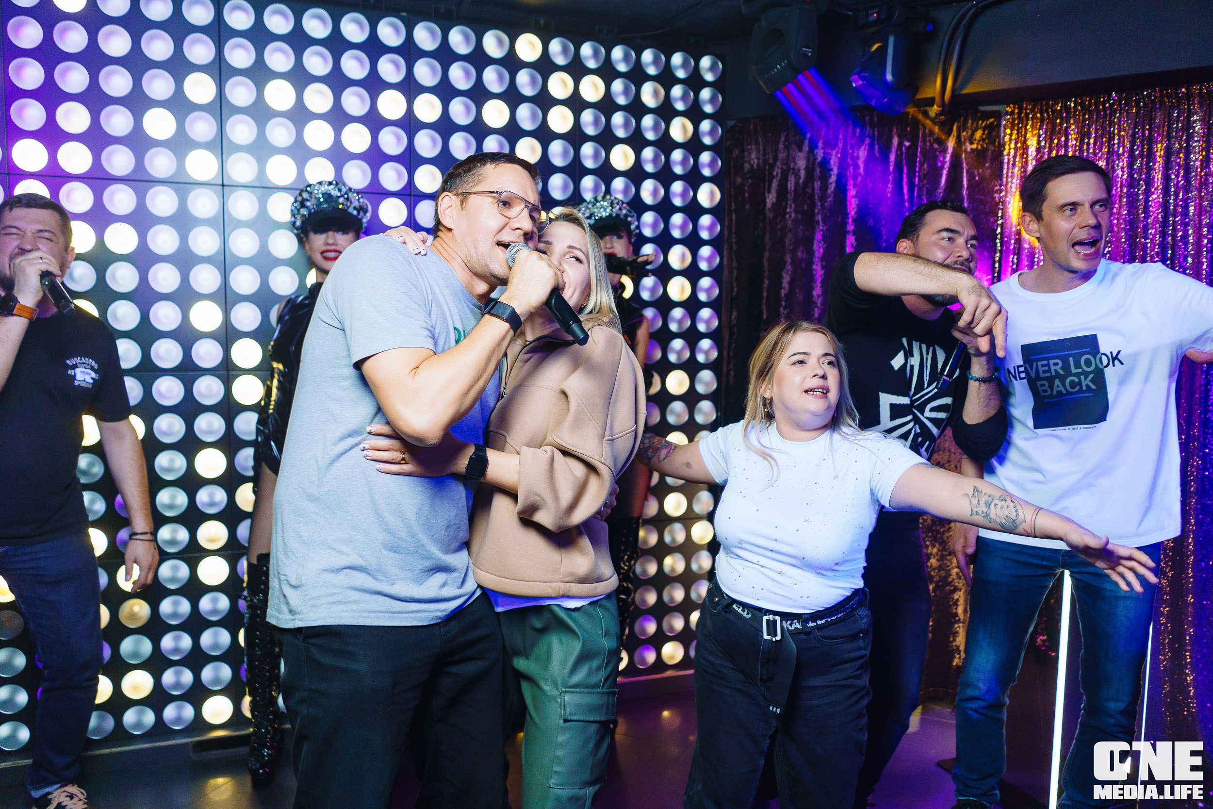 Фоторепортаж из караоке-клуба Эйфория. One Media Life: фоторепортажи, фотоотчеты с мероприятий и заведений