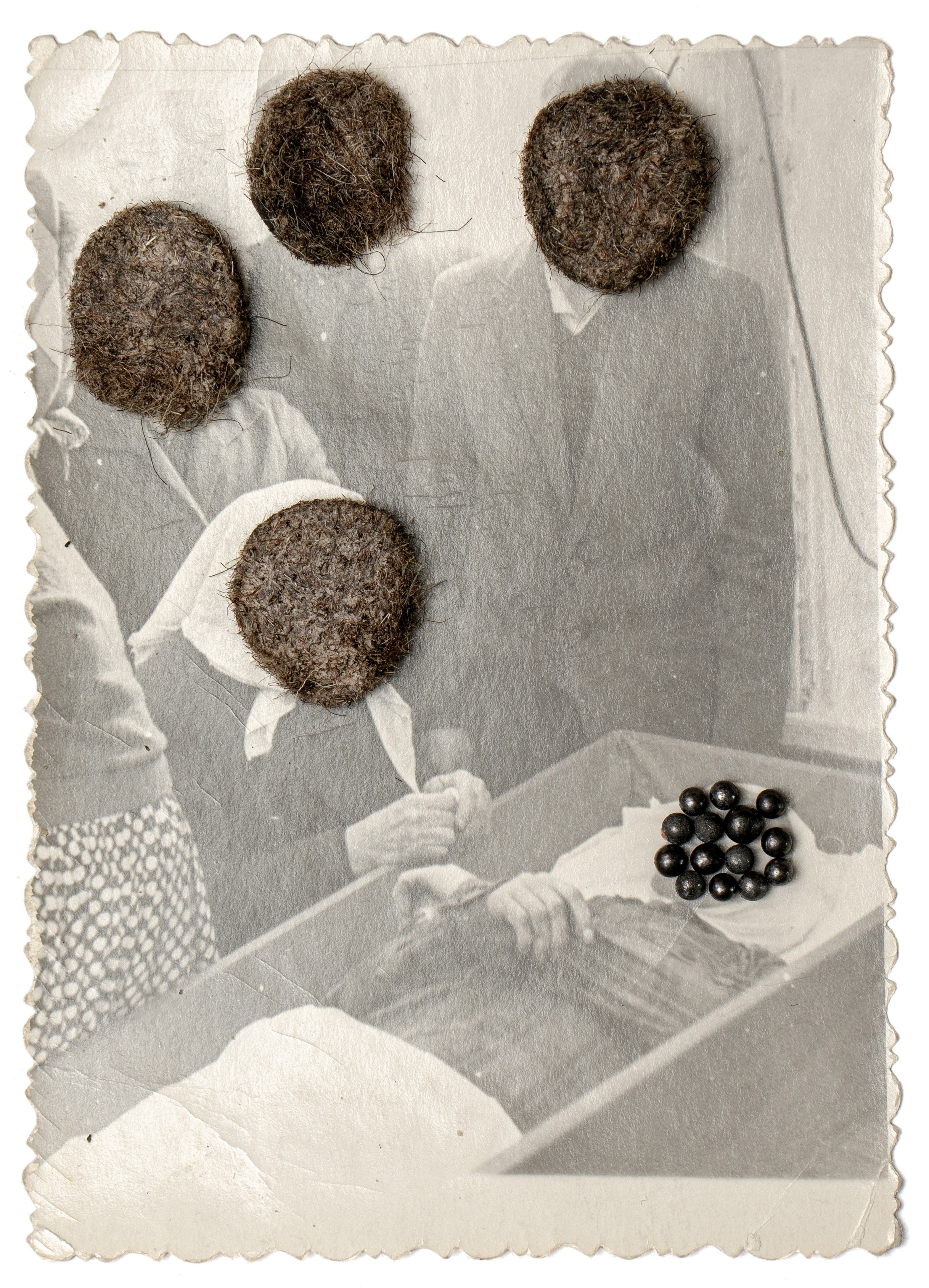 Фотопроект о семейной памяти и травме. Vasily Pindyurin visual artist