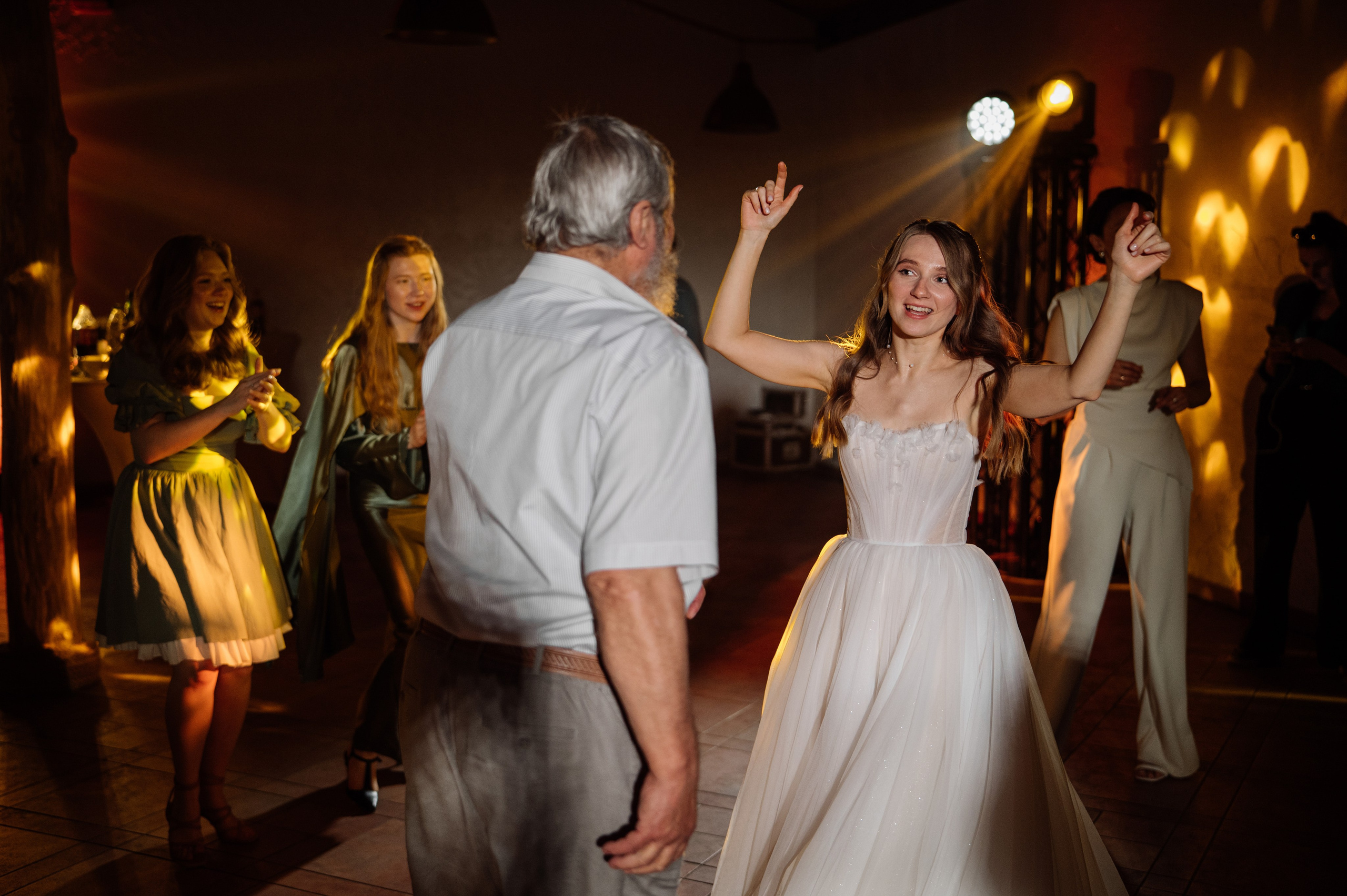 Свадебная фотосессия пары в Агроусадьбе Дачка бай