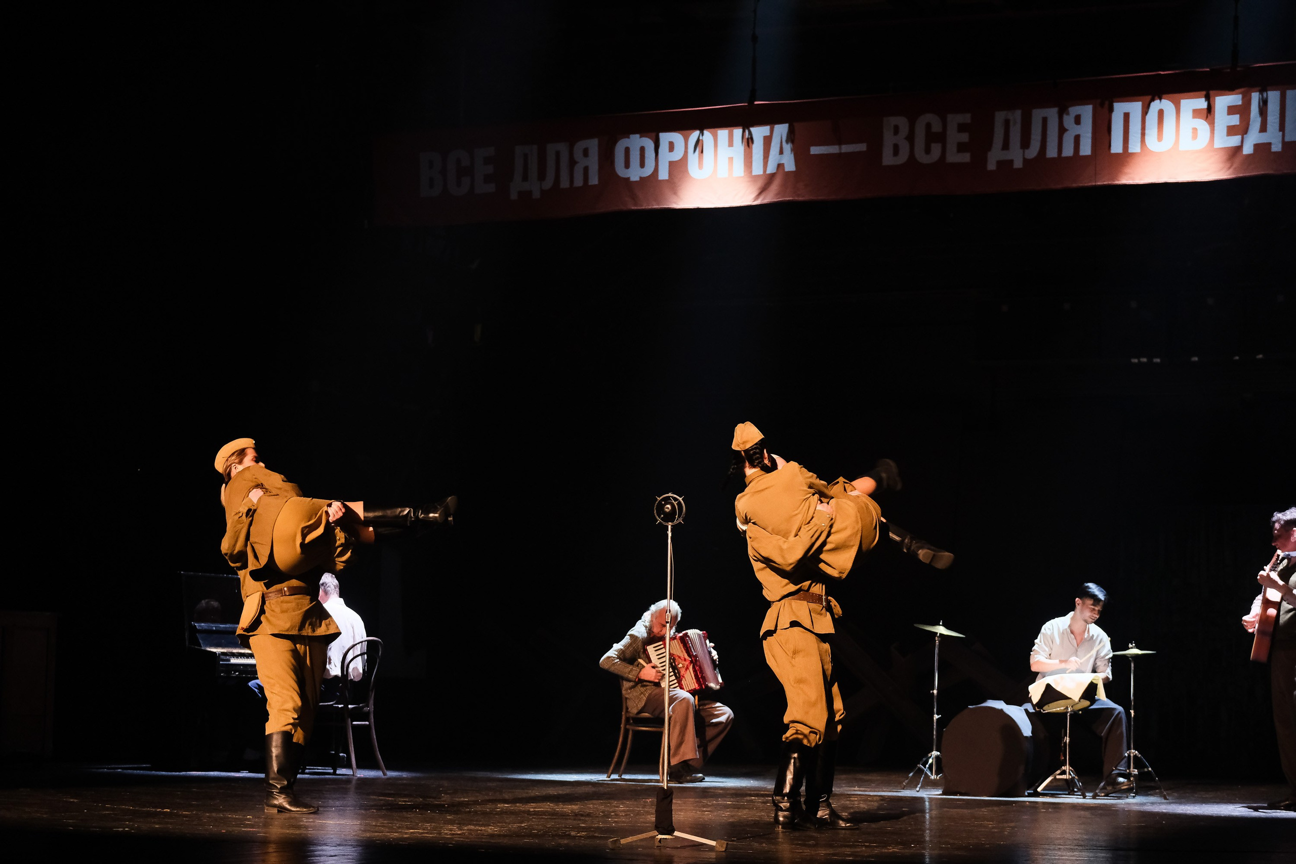 Записки военного корреспондента. Фотограф Анатолий Деникин