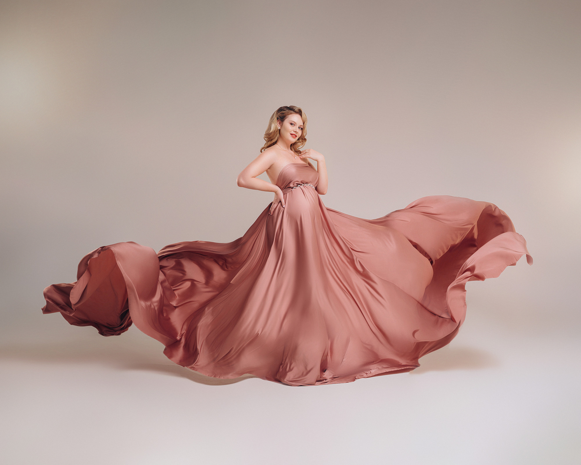 Крутые фотосессии беременности в ткани