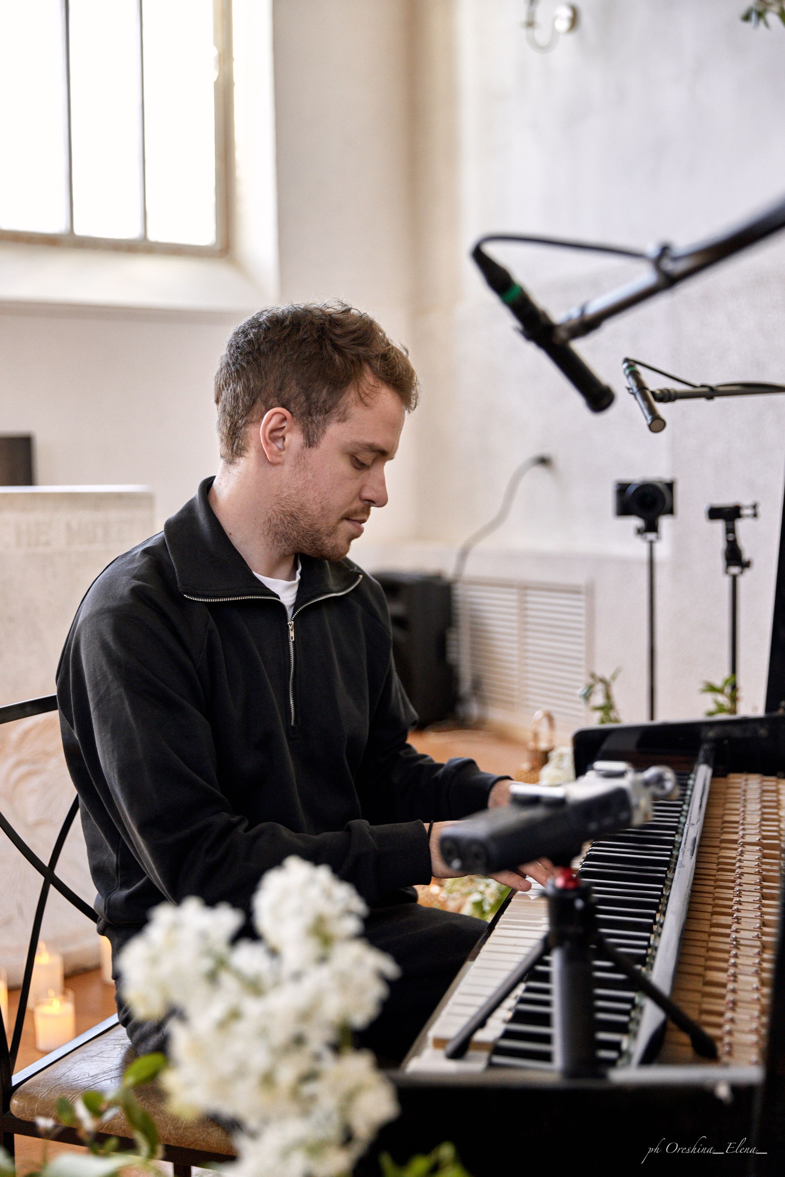 Концерт Дениса Стельмаха. Ульяновск, Евангелическо-Лютеранская церковь Св.Марии. Свадебный и семейный фотограф в Ульяновске Орешина Елена