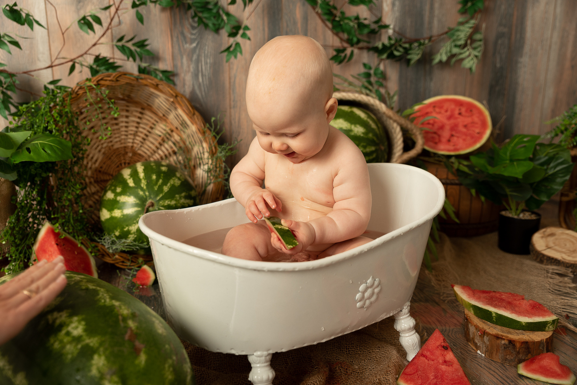 Арбузные приключения Богдаши. Фотограф новорожденных в Нижневартовске Лара Курдюкова