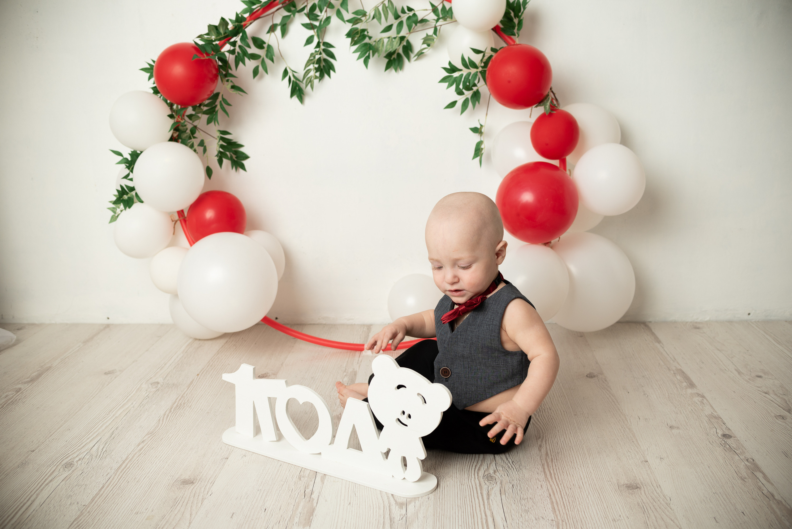 Годовасие Святослава. Фотограф новорожденных в Нижневартовске Лара Курдюкова