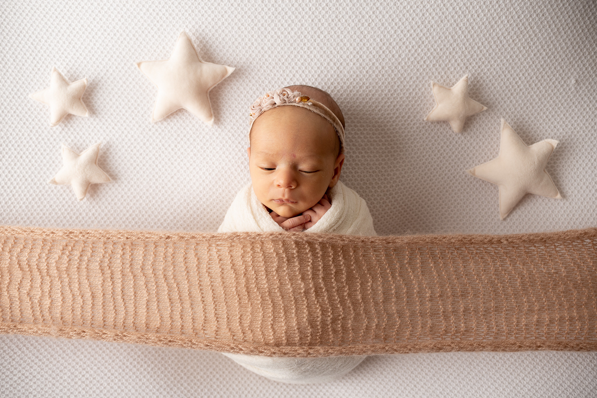 Фотосессия новорожденного. Фотограф новорожденных в Нижневартовске Лара Курдюкова