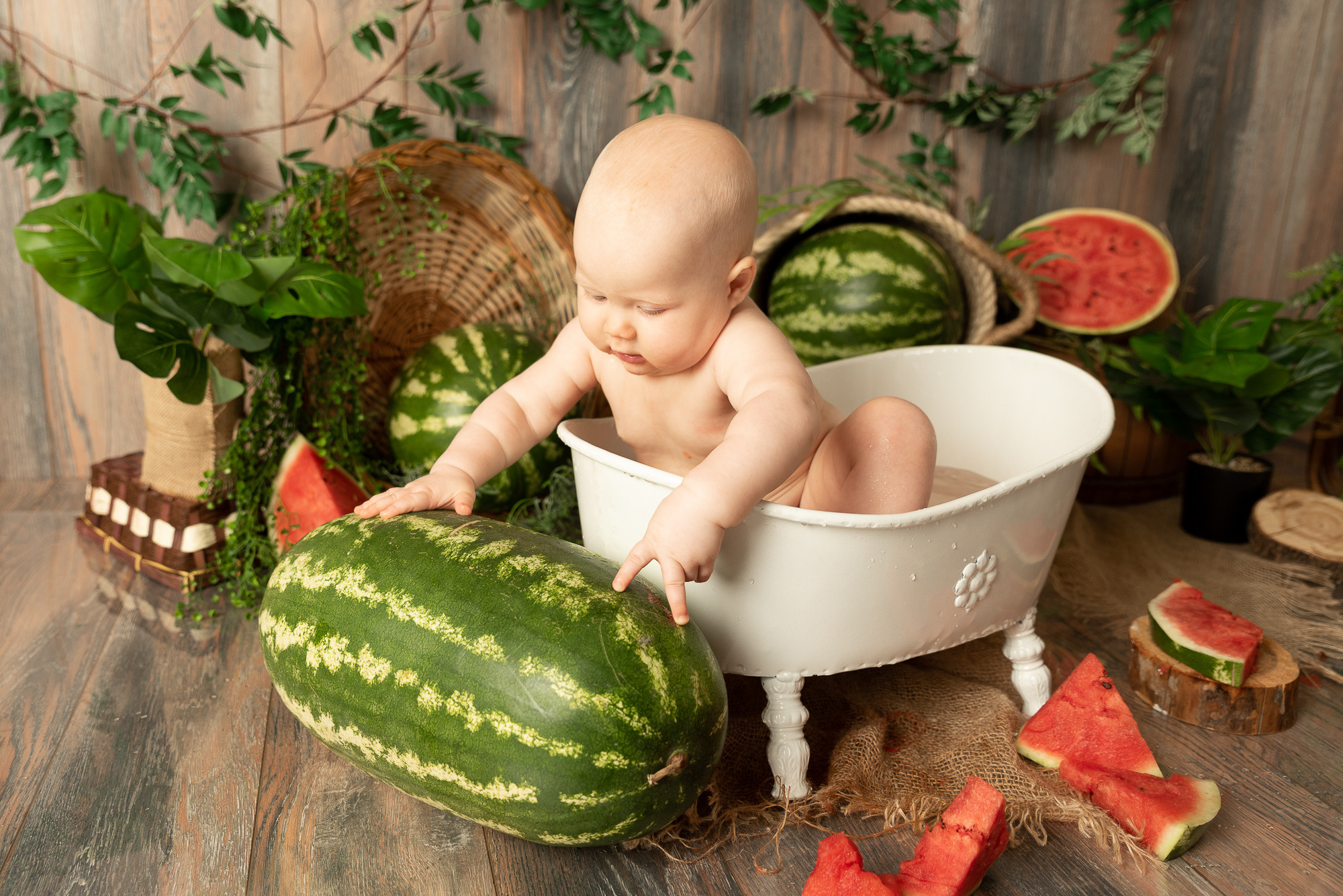 Арбузные приключения Богдаши. Фотограф новорожденных в Нижневартовске Лара Курдюкова