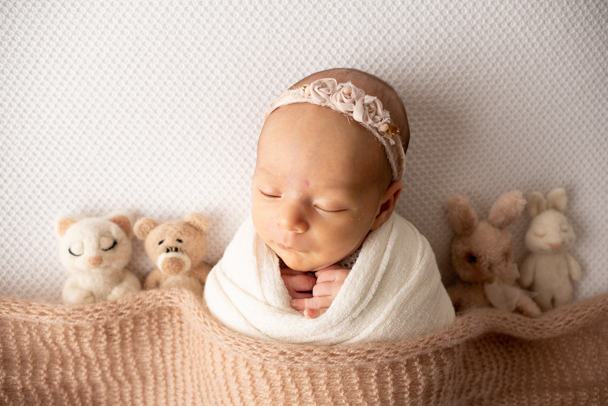 Фотосессия новорожденного. Фотограф новорожденных в Нижневартовске Лара Курдюкова