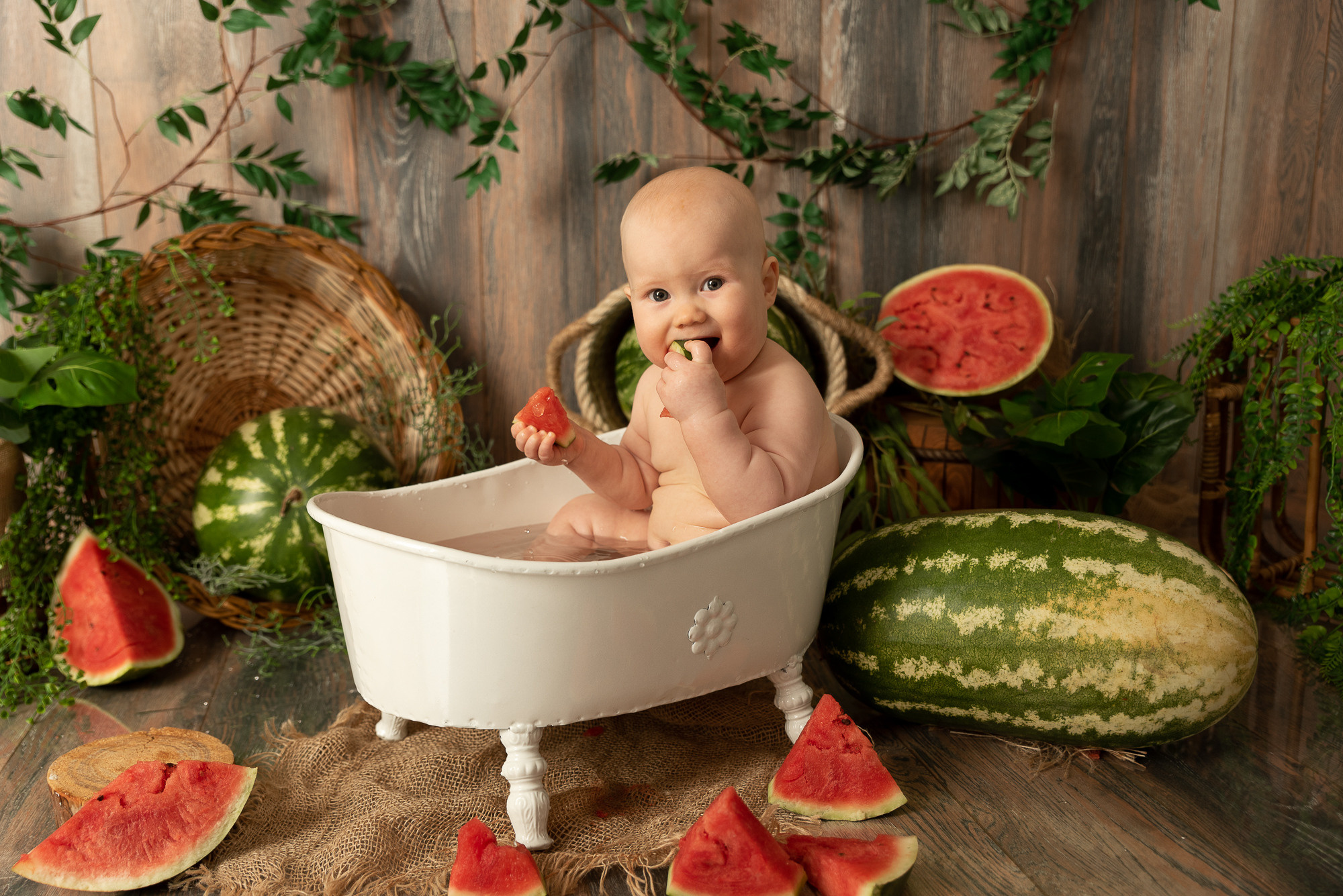 Арбузные приключения Богдаши. Фотограф новорожденных в Нижневартовске Лара Курдюкова