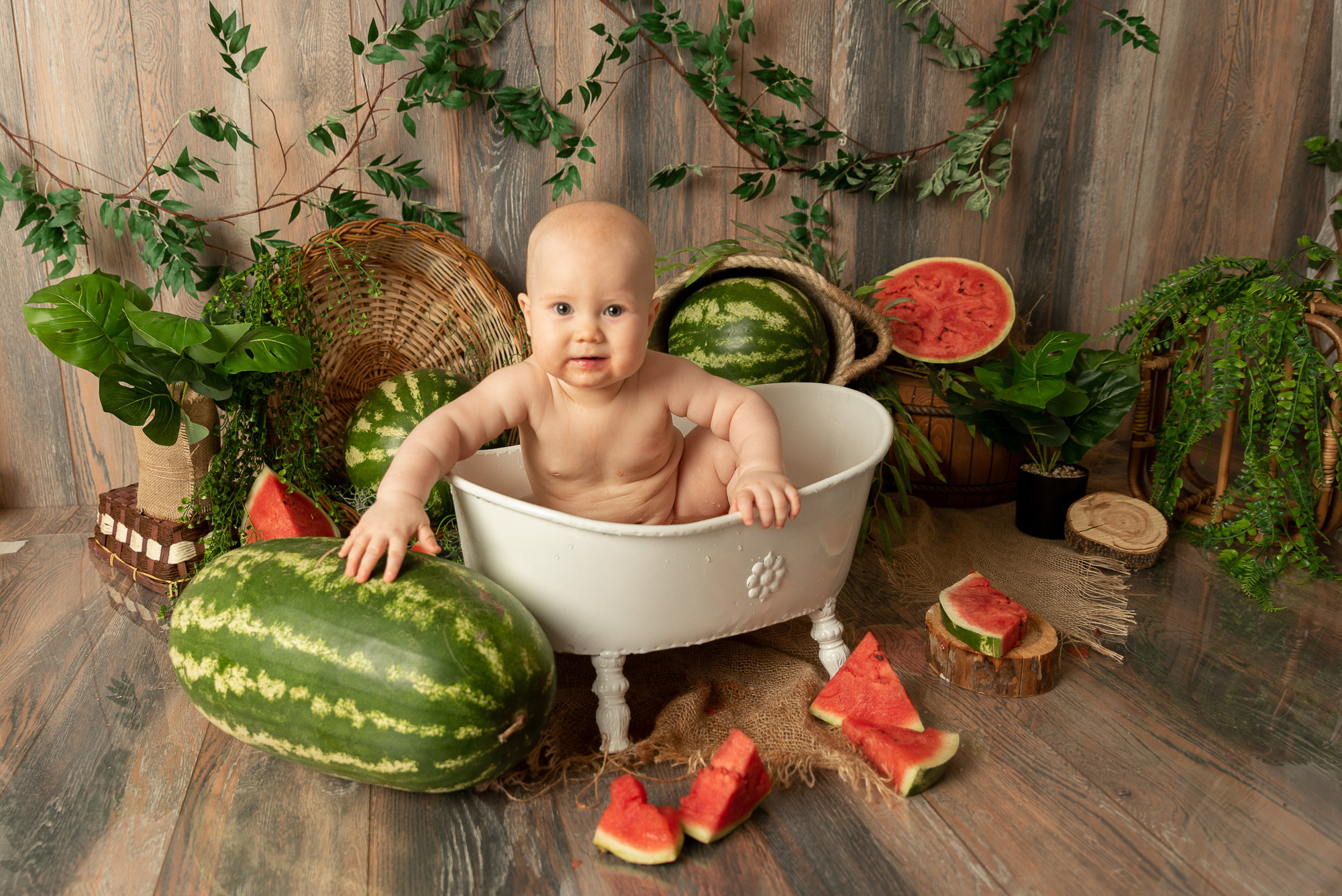 Арбузные приключения Богдаши. Фотограф новорожденных в Нижневартовске Лара Курдюкова