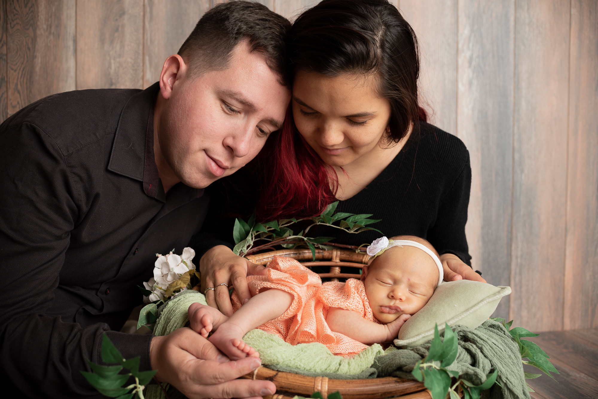 Фотосессия новорожденного. Фотограф новорожденных в Нижневартовске Лара Курдюкова