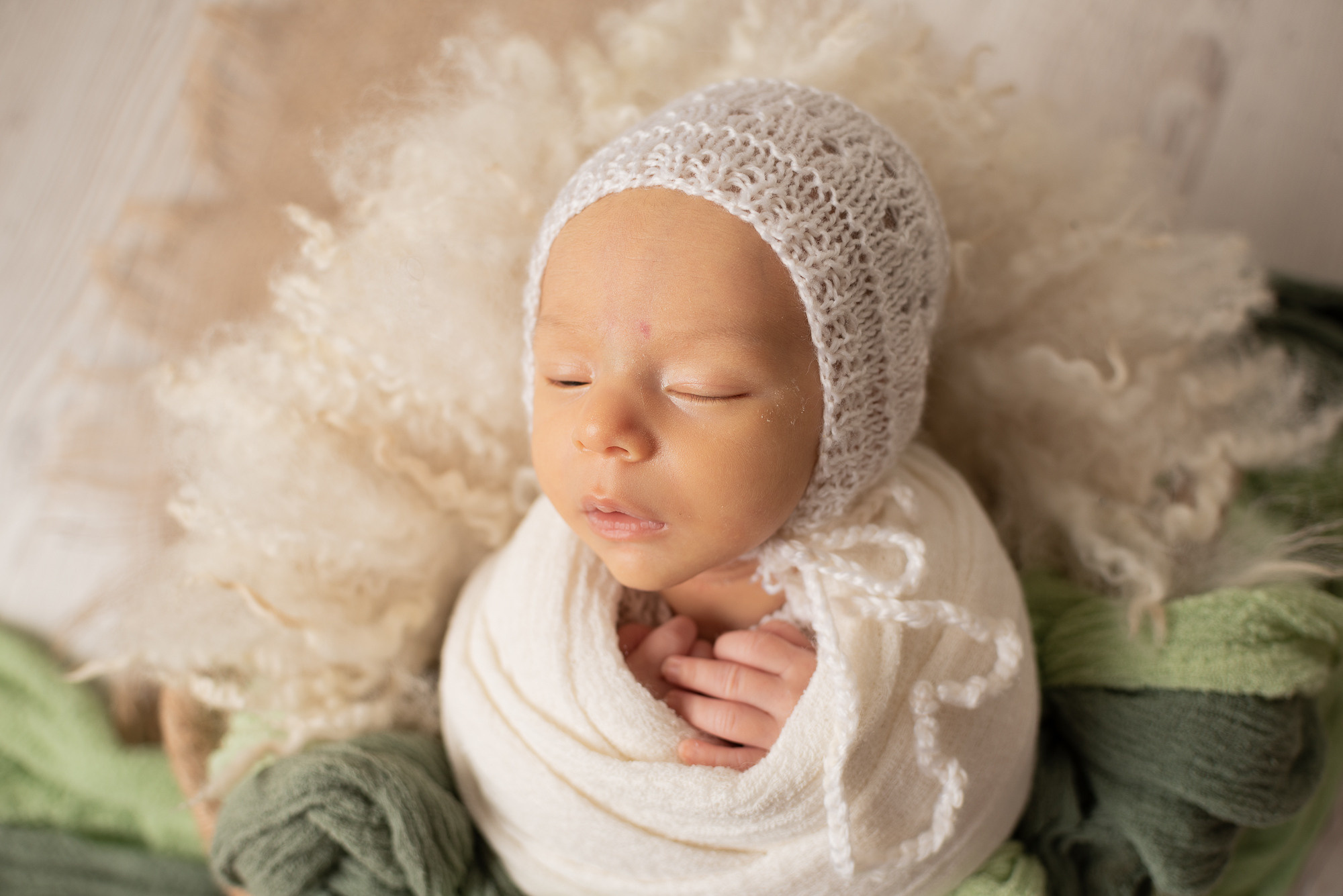 Фотосессия новорожденного. Фотограф новорожденных в Нижневартовске Лара Курдюкова