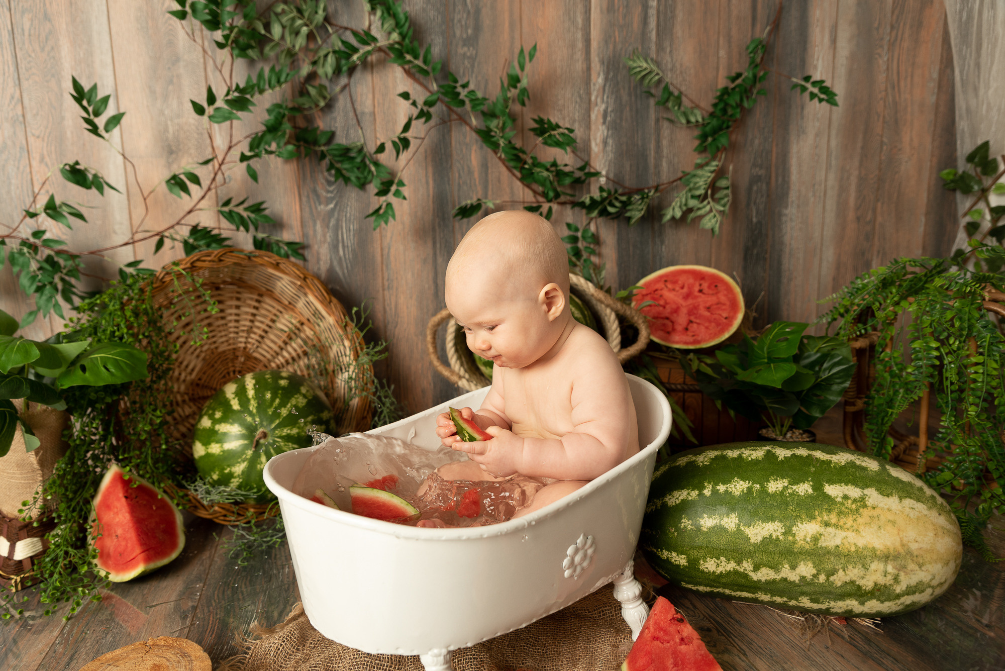 Арбузные приключения Богдаши. Фотограф новорожденных в Нижневартовске Лара Курдюкова